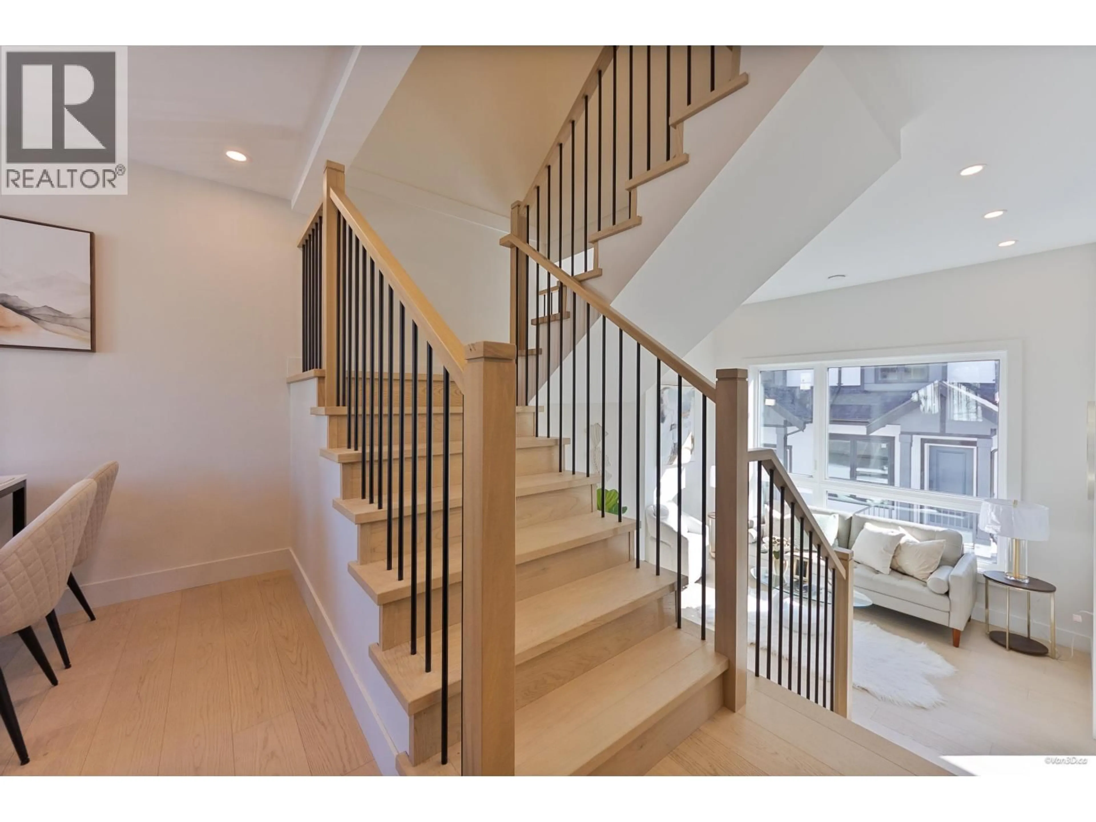 Stairs for 3420 KNIGHT STREET, Vancouver British Columbia V1V1V1