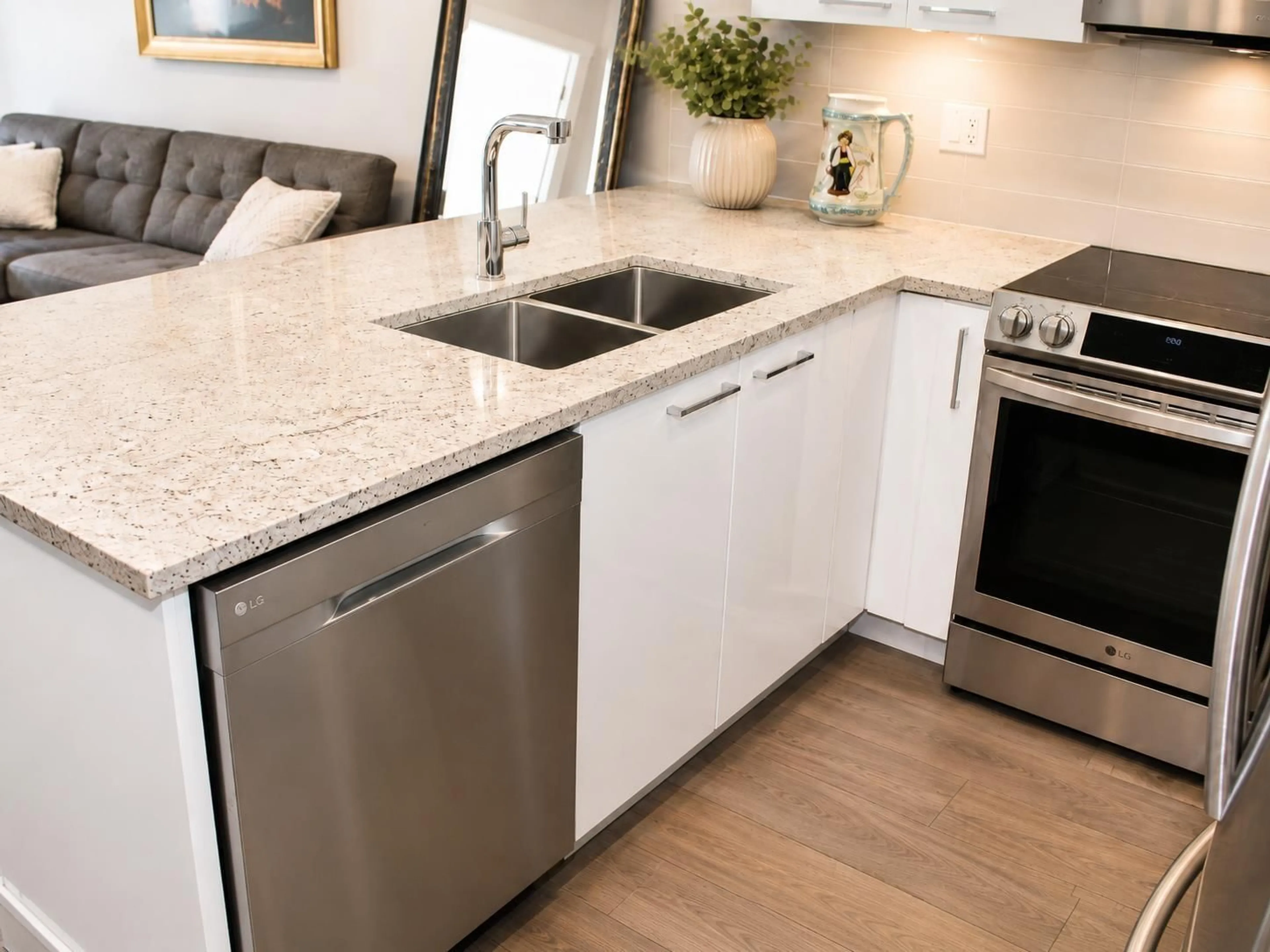 Open concept kitchen, unknown for 310 - 19940 BRYDON CRESCENT, Langley British Columbia V3A0K8