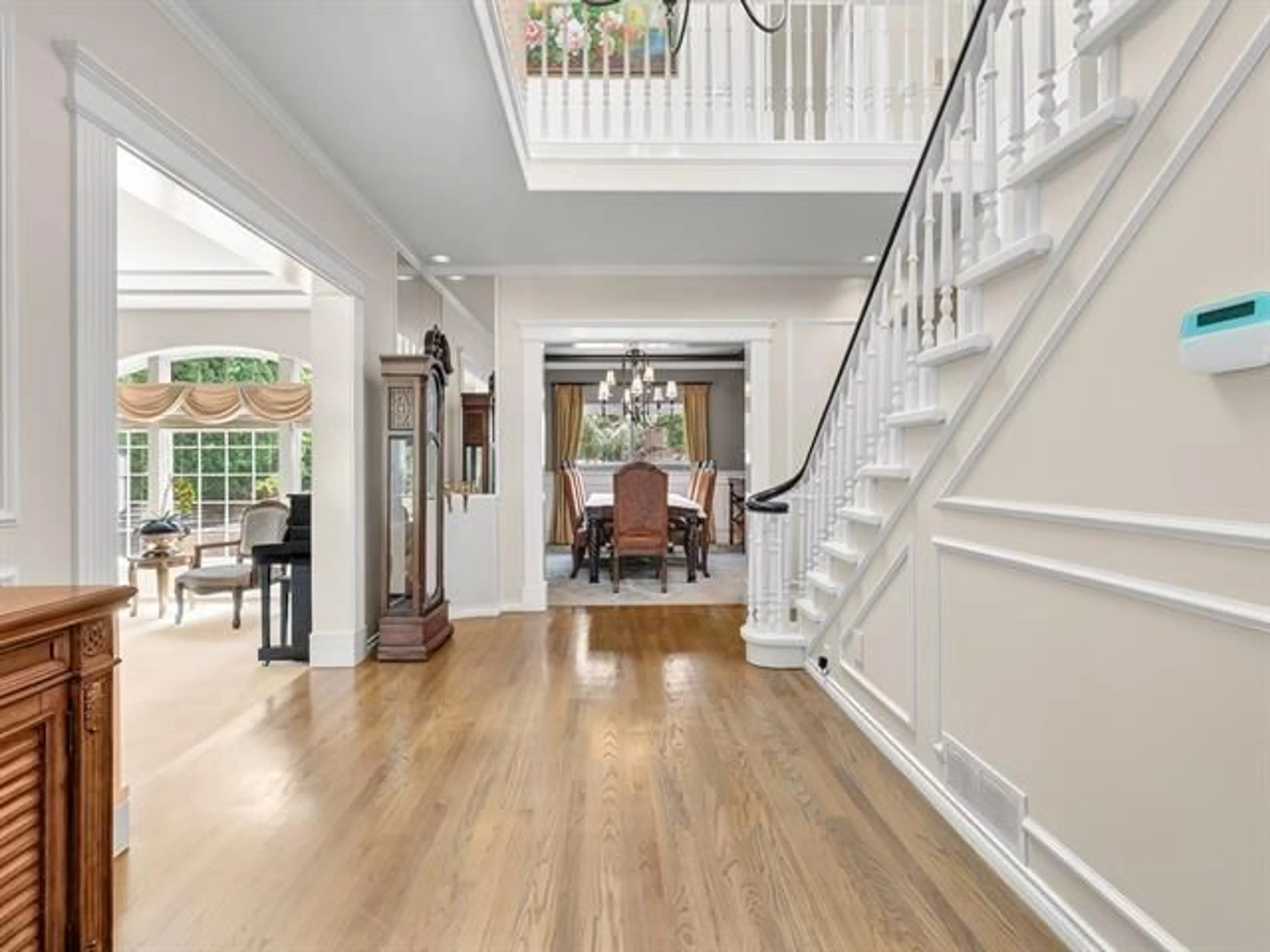 Indoor entryway for 14096 28A AVENUE, Surrey British Columbia V4P2H8