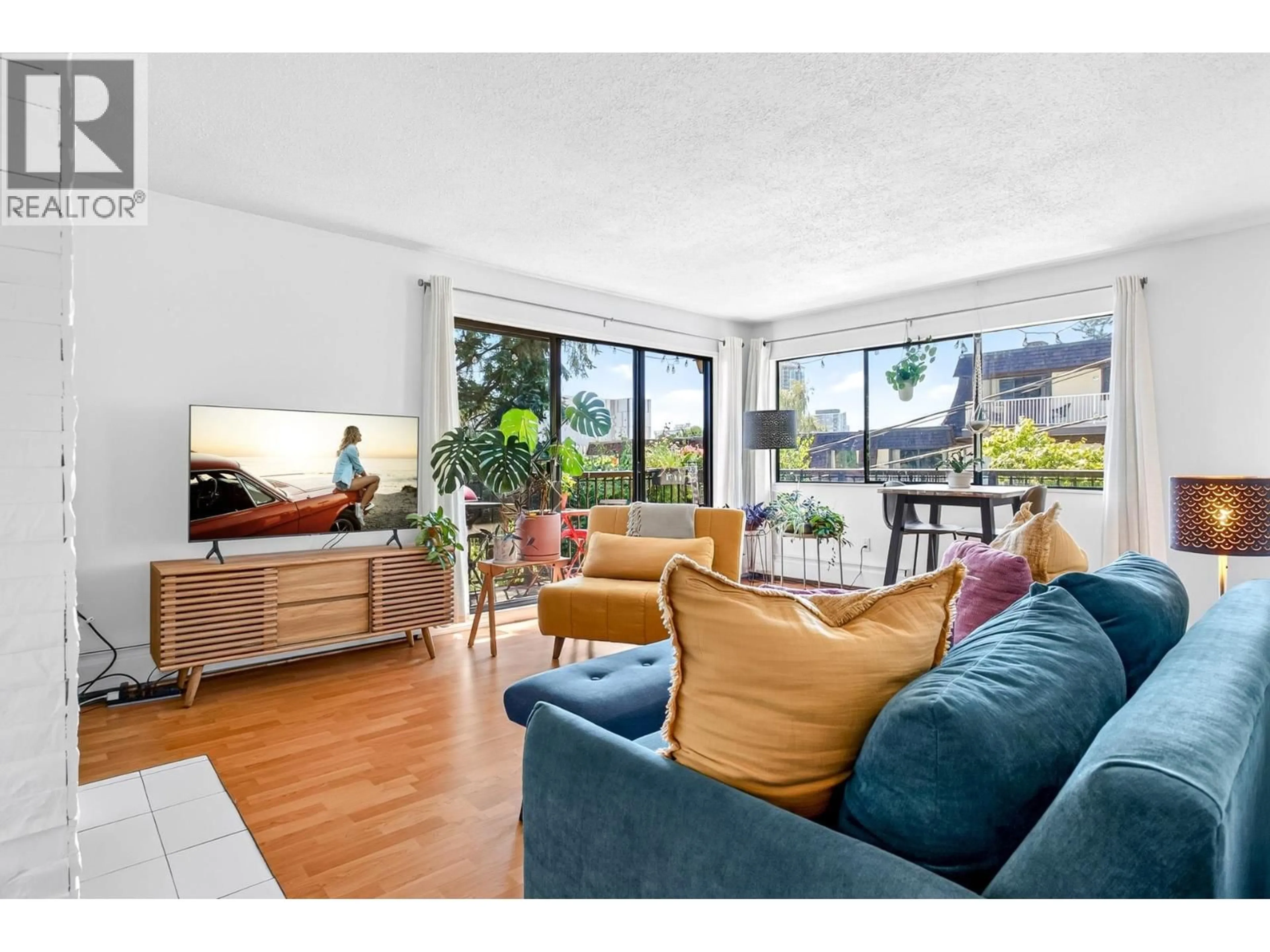 Living room with furniture, wood/laminate floor for 201 - 338 WARD STREET, New Westminster British Columbia V3L3N8