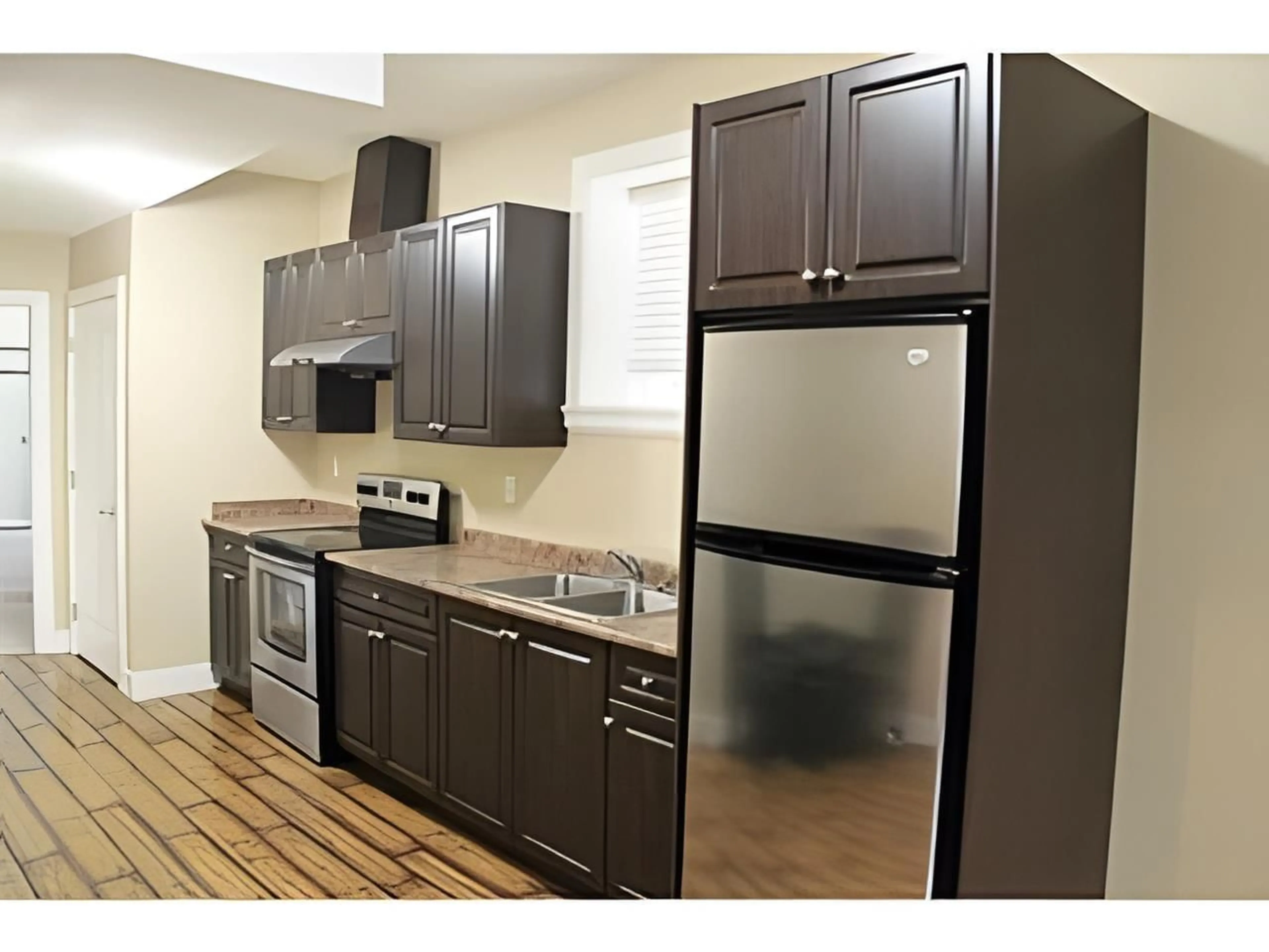 Standard kitchen, wood/laminate floor for 21135 77A AVENUE, Langley British Columbia V2Y0K7