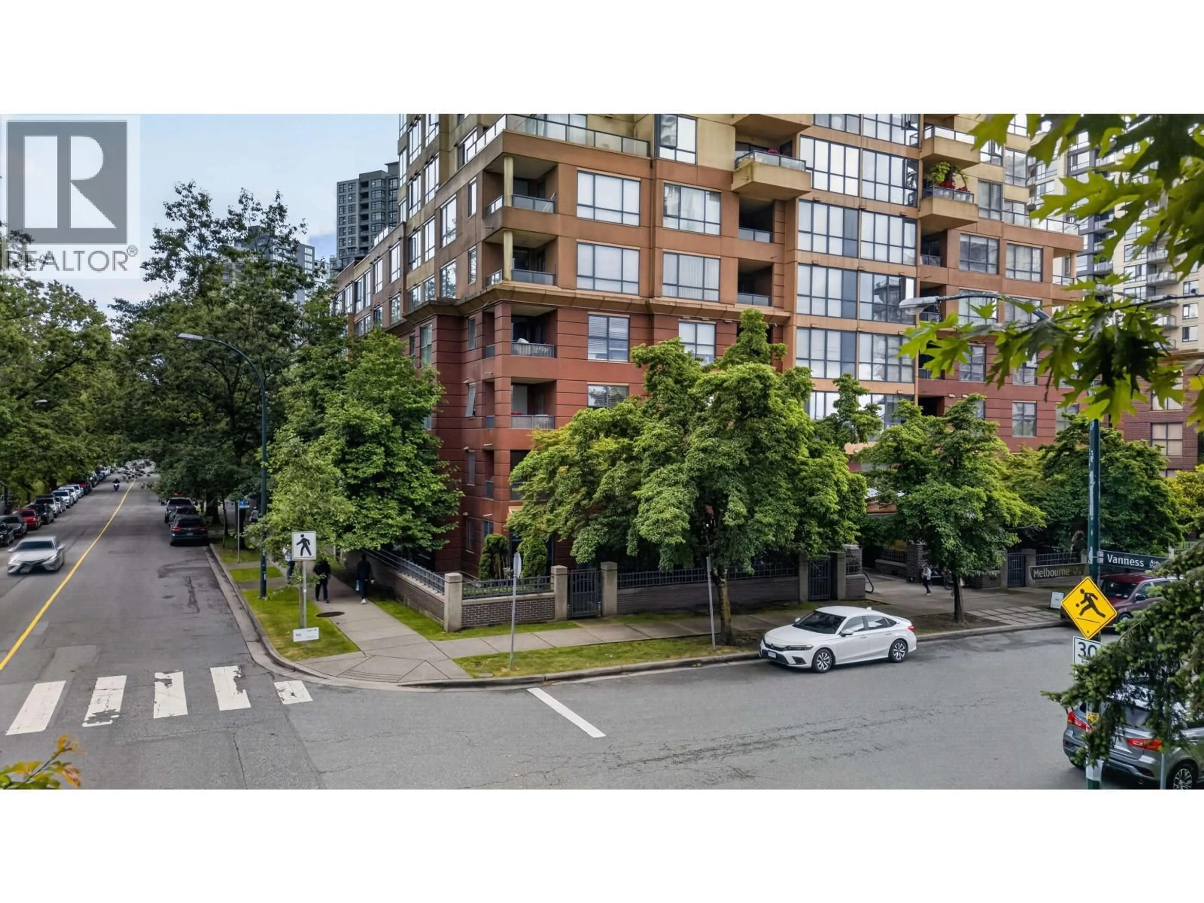 A pic from outside/outdoor area/front of a property/back of a property/a pic from drone, street for 208 - 5288 MELBOURNE STREET, Vancouver British Columbia V5R6E6