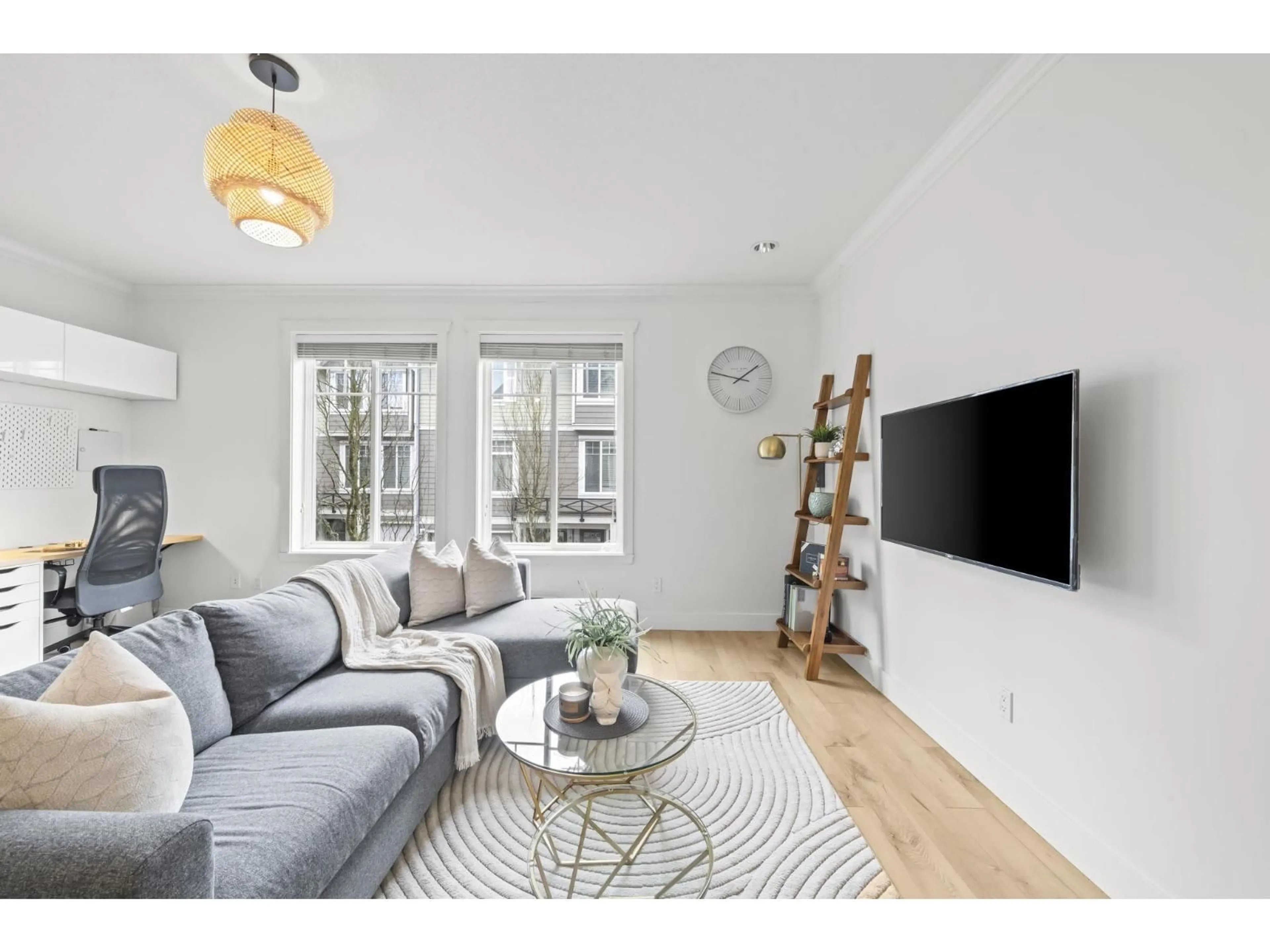 Living room with furniture, unknown for 12 - 15399 GUILDFORD DRIVE, Surrey British Columbia V3R7C6