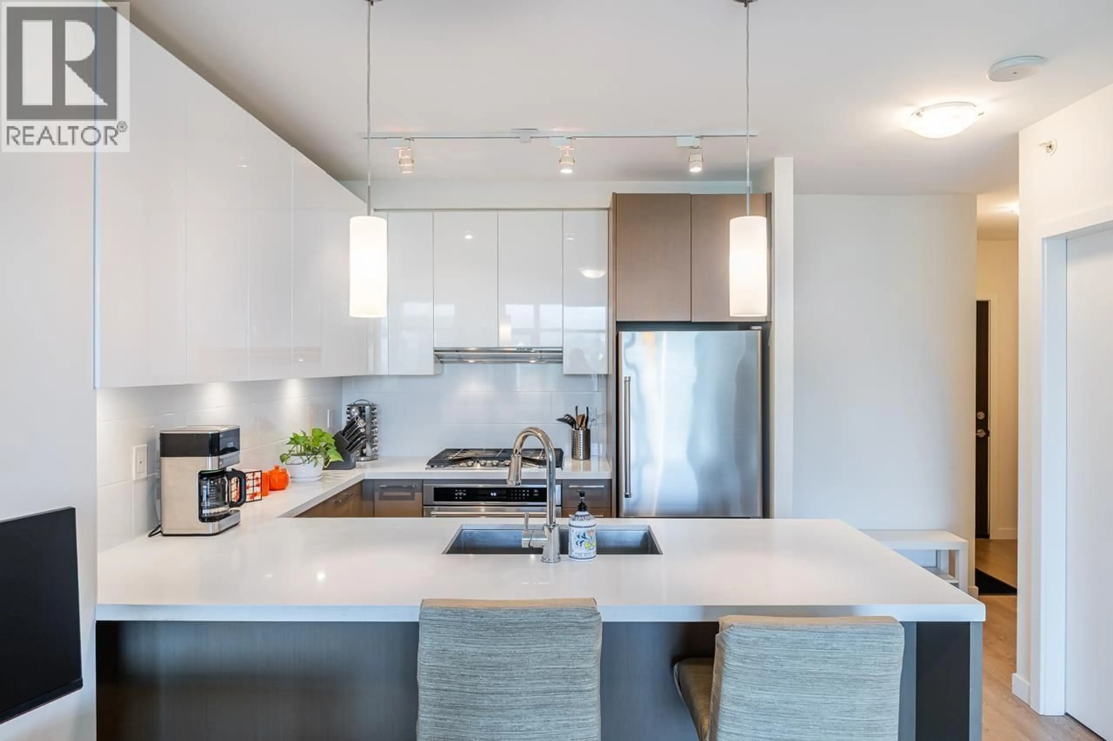 Contemporary kitchen, unknown for 2309 - 3080 LINCOLN AVENUE, Coquitlam British Columbia V3B0L9
