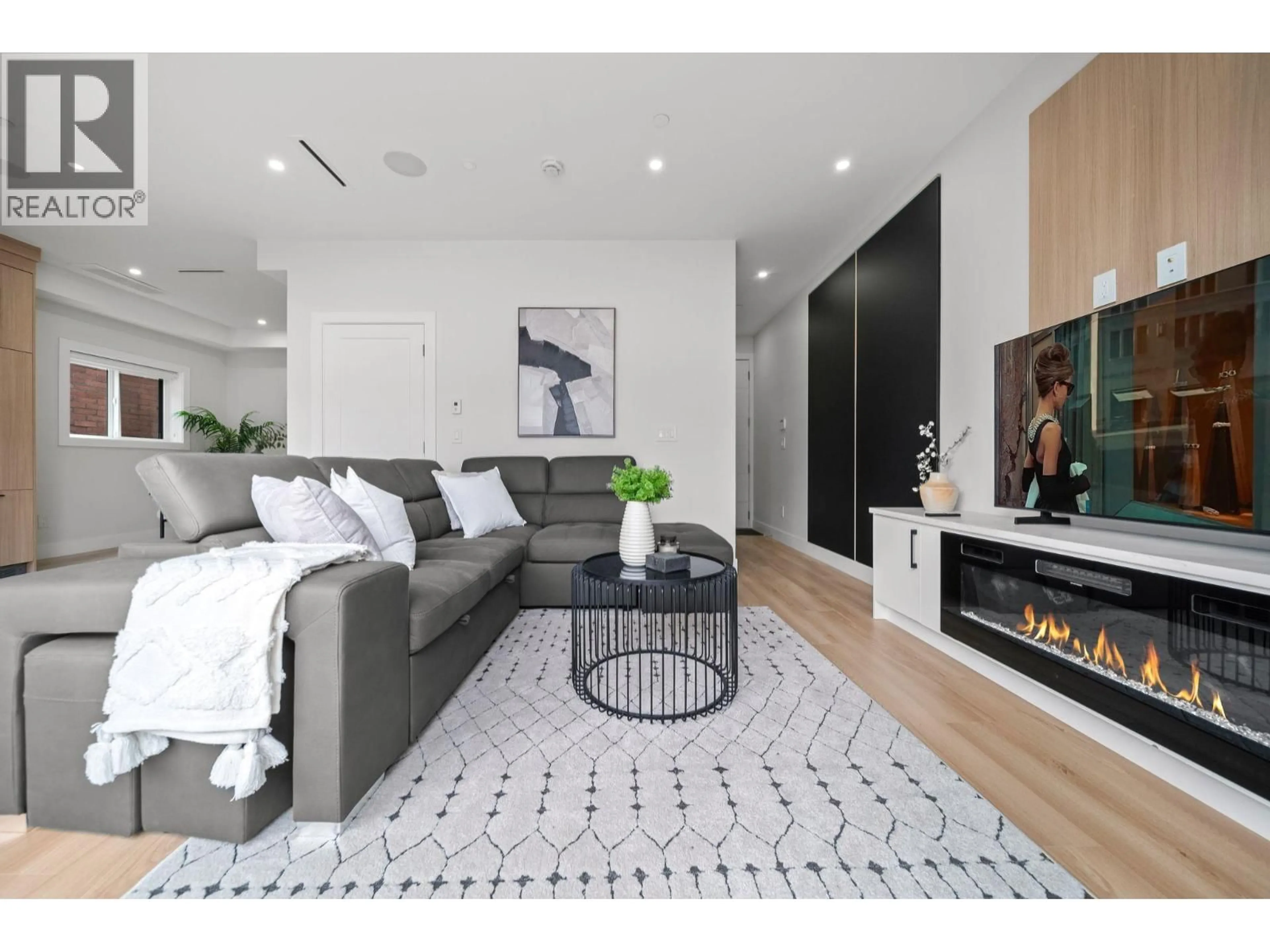 Living room with furniture, unknown for 2369 ADANAC STREET, Vancouver British Columbia V5L2E9