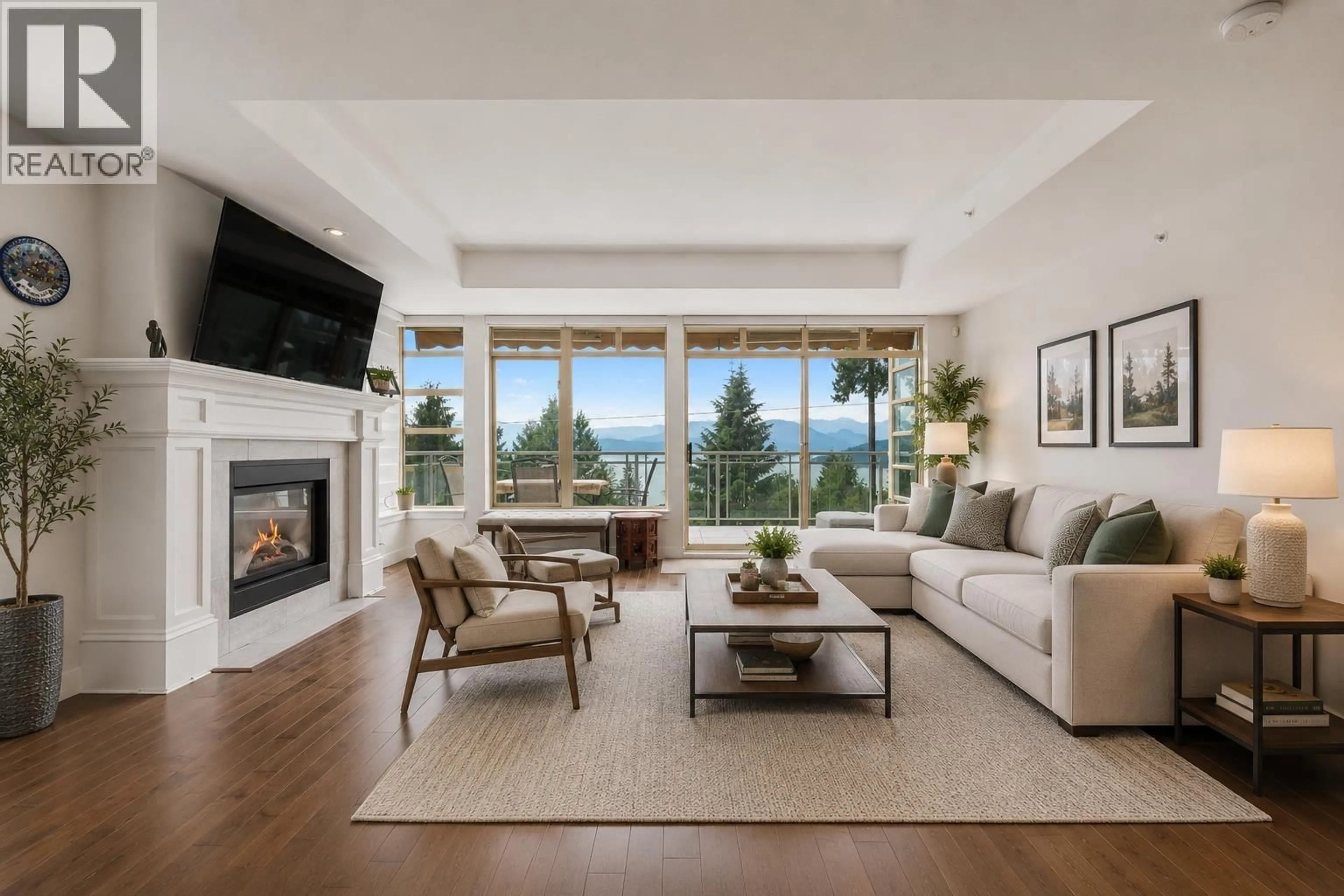 Living room with furniture, unknown for 8571 SEASCAPE LANE, West Vancouver British Columbia V7W3J7