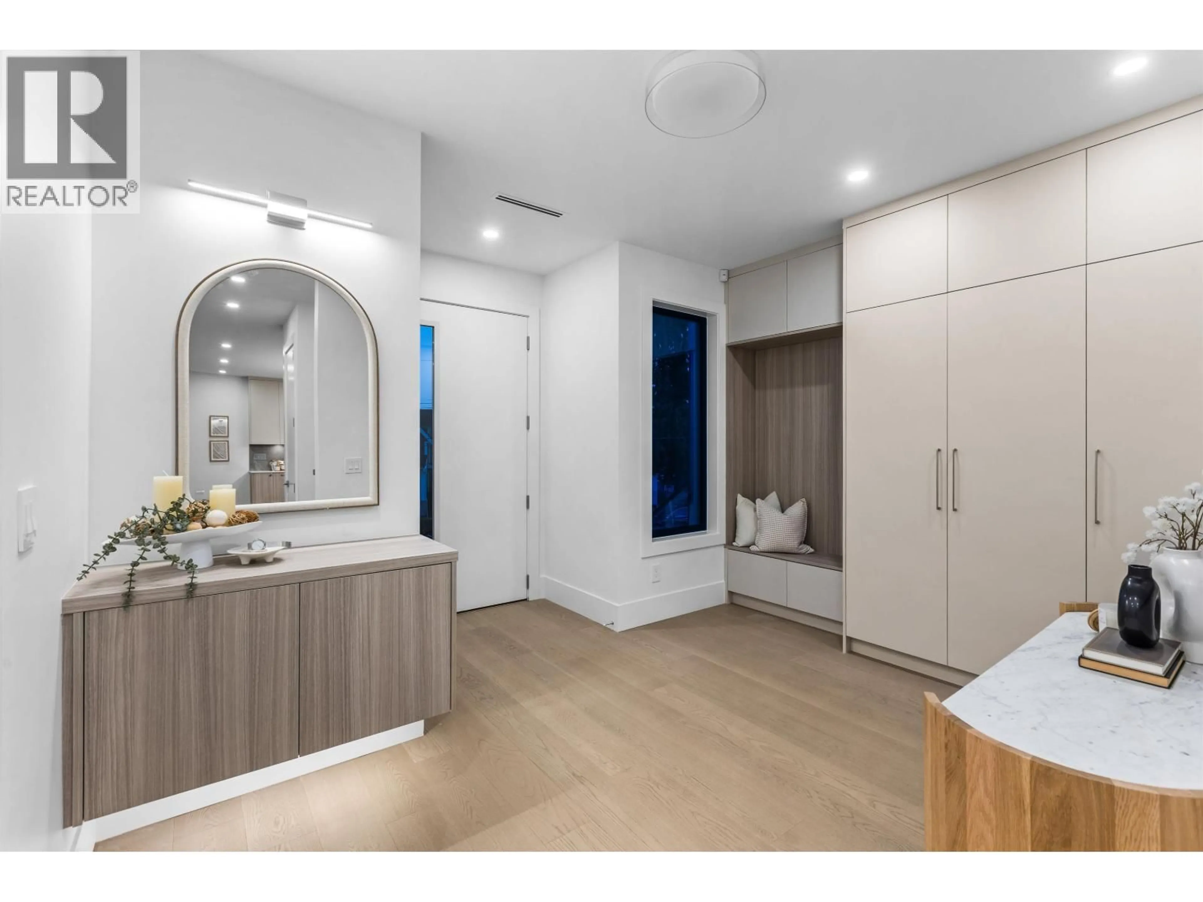 Unknown for 1 - 7061 PAULUS CRESCENT, Burnaby British Columbia V5A1P4