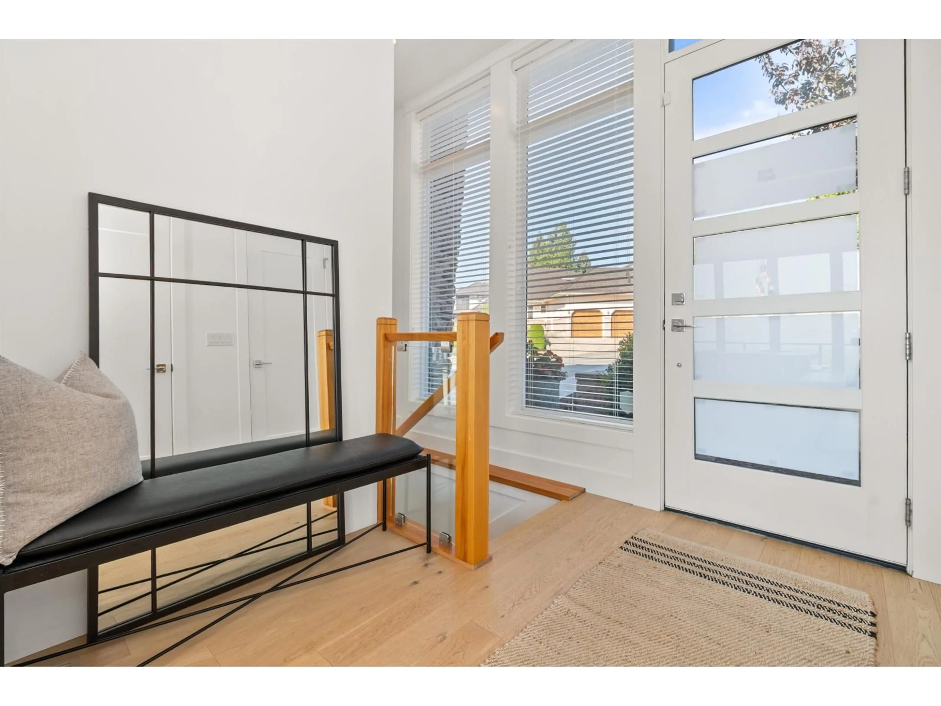 Indoor entryway for 35834 TIMBERLANE DRIVE, Abbotsford British Columbia V3G0H5