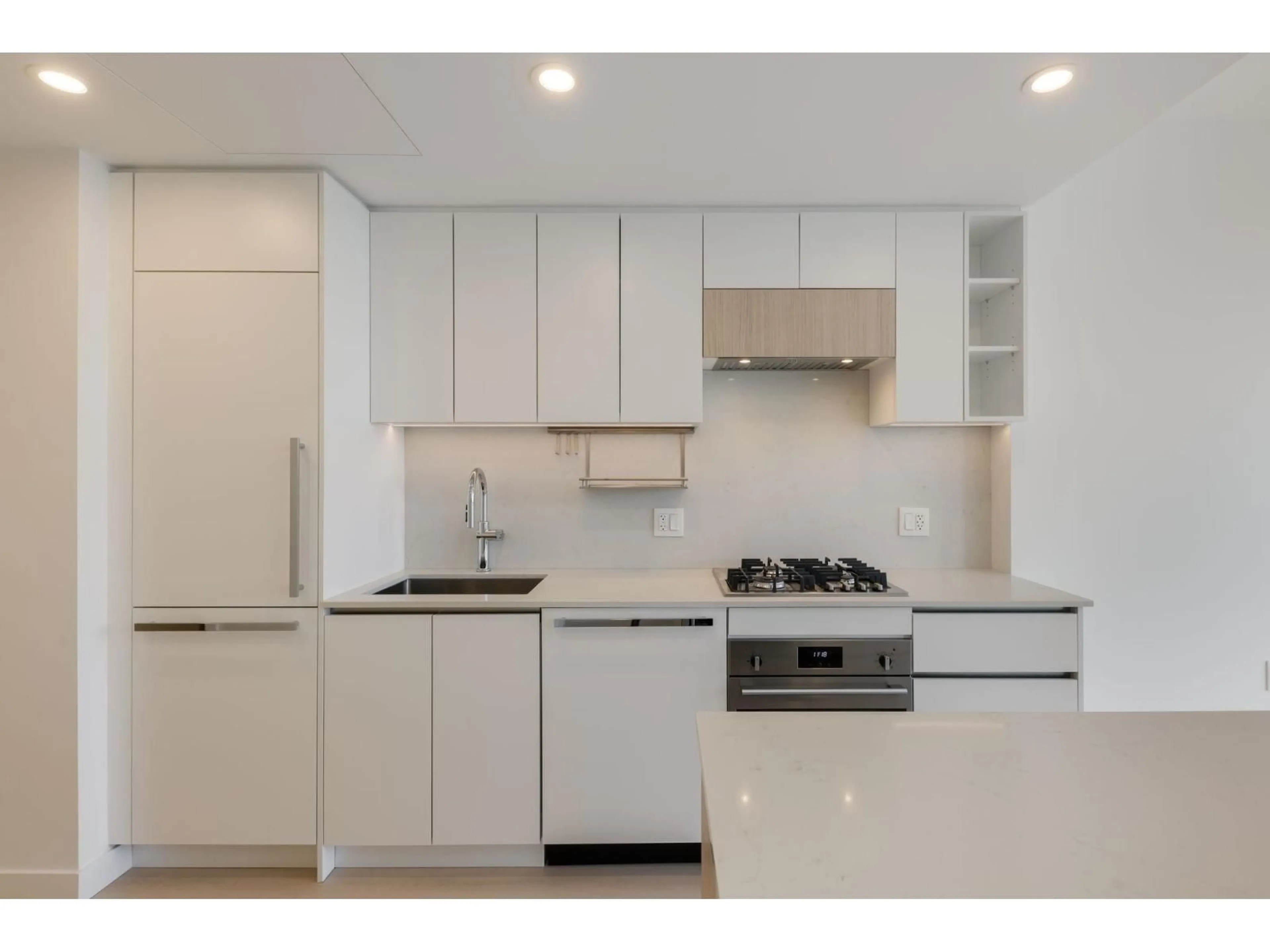 Standard kitchen, unknown for 3402 - 13573 98A AVENUE, Surrey British Columbia V3T0X1