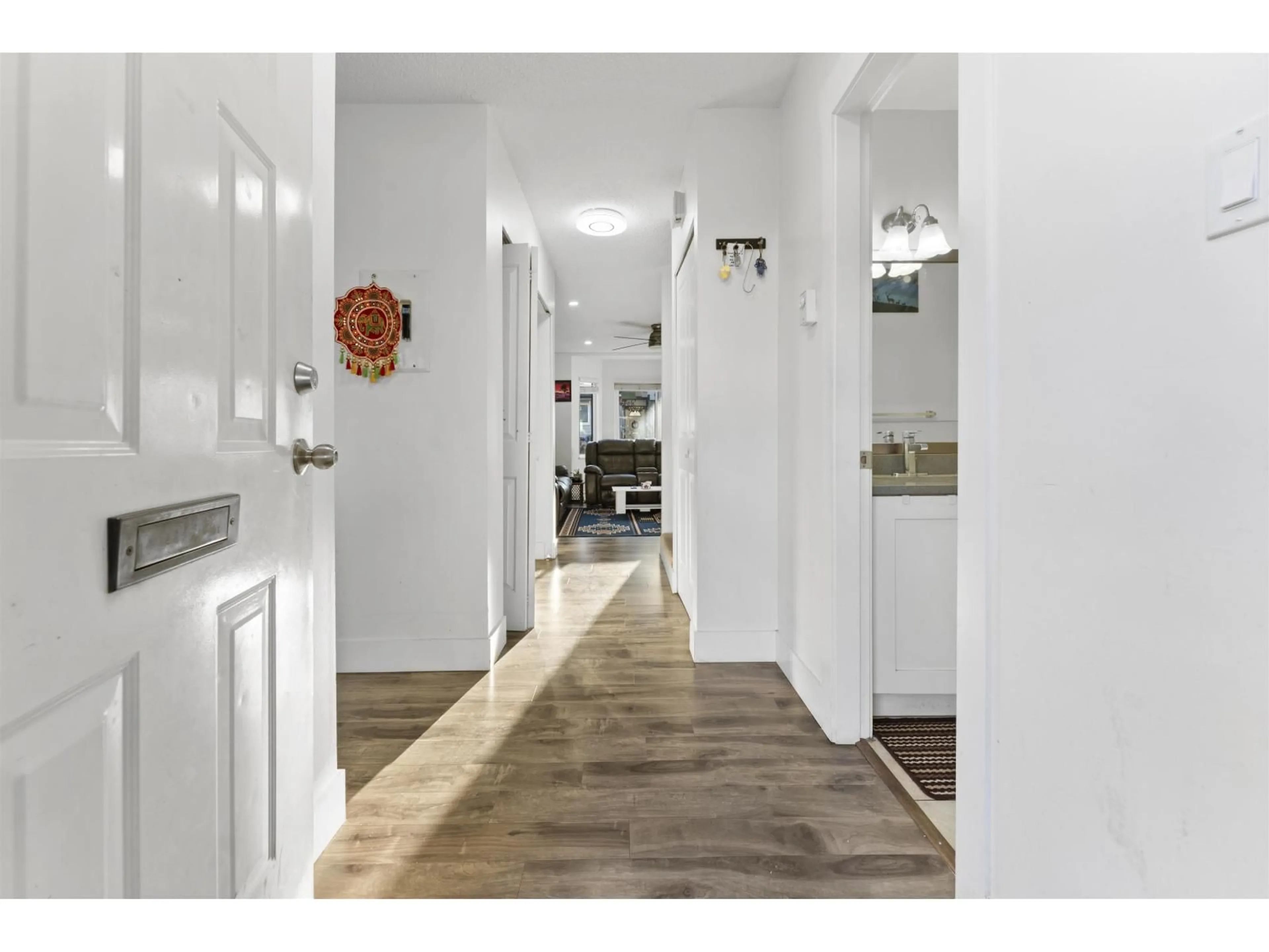 Indoor entryway for 164 - 7261 140 STREET, Surrey British Columbia V3W5J6