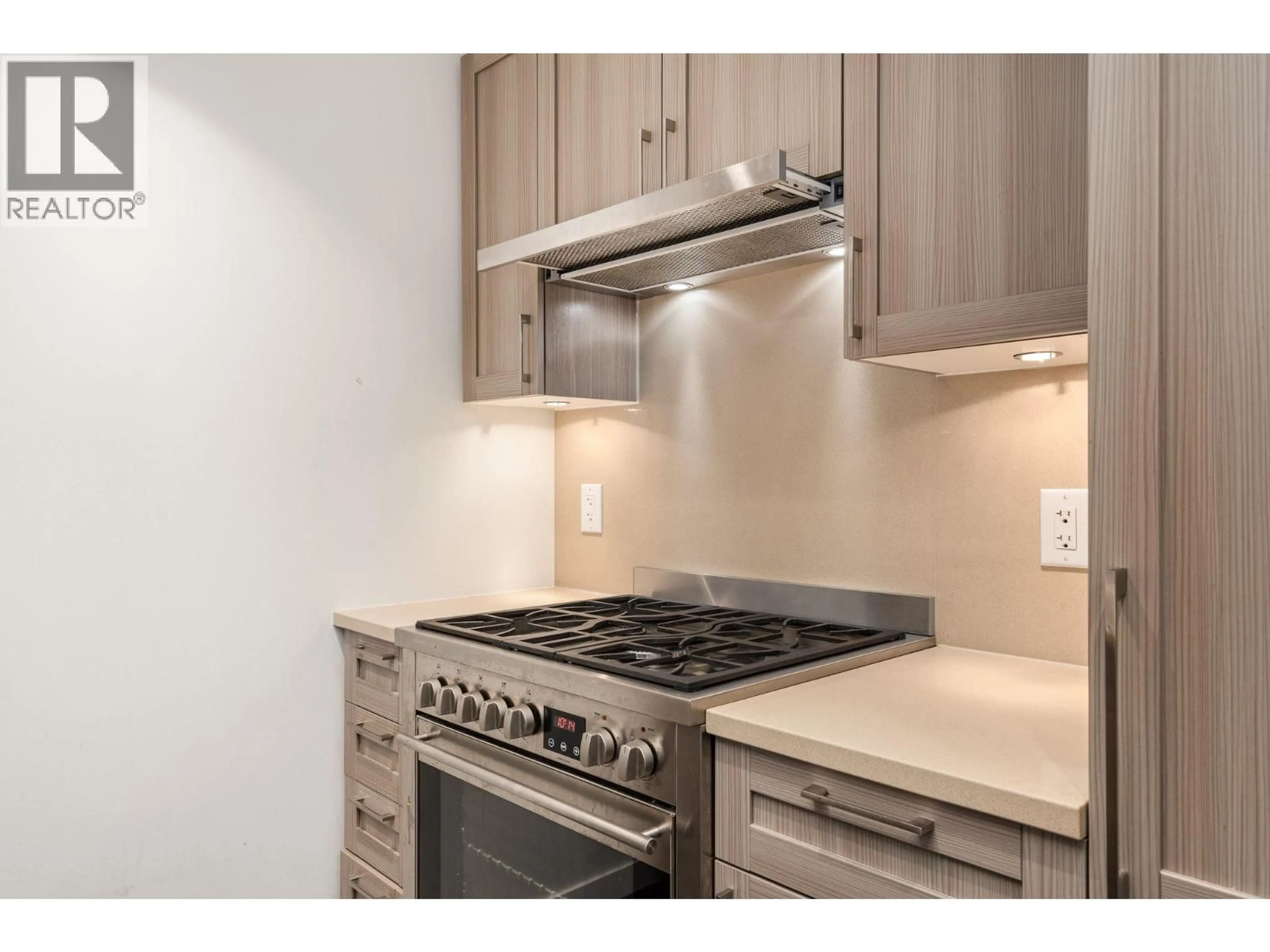 Standard kitchen, wood/laminate floor for 621 - 5598 ORMIDALE STREET, Vancouver British Columbia V5R0E5