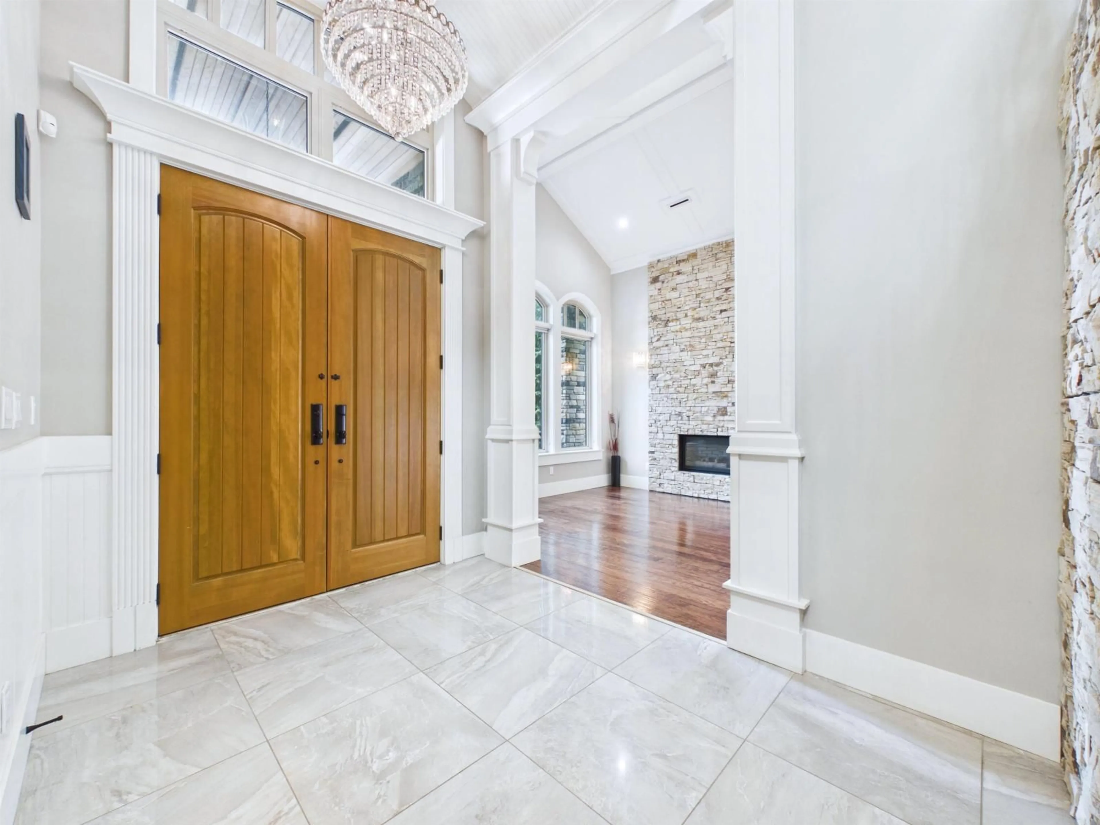 Indoor entryway for 2309 154 STREET, Surrey British Columbia V4A4S6