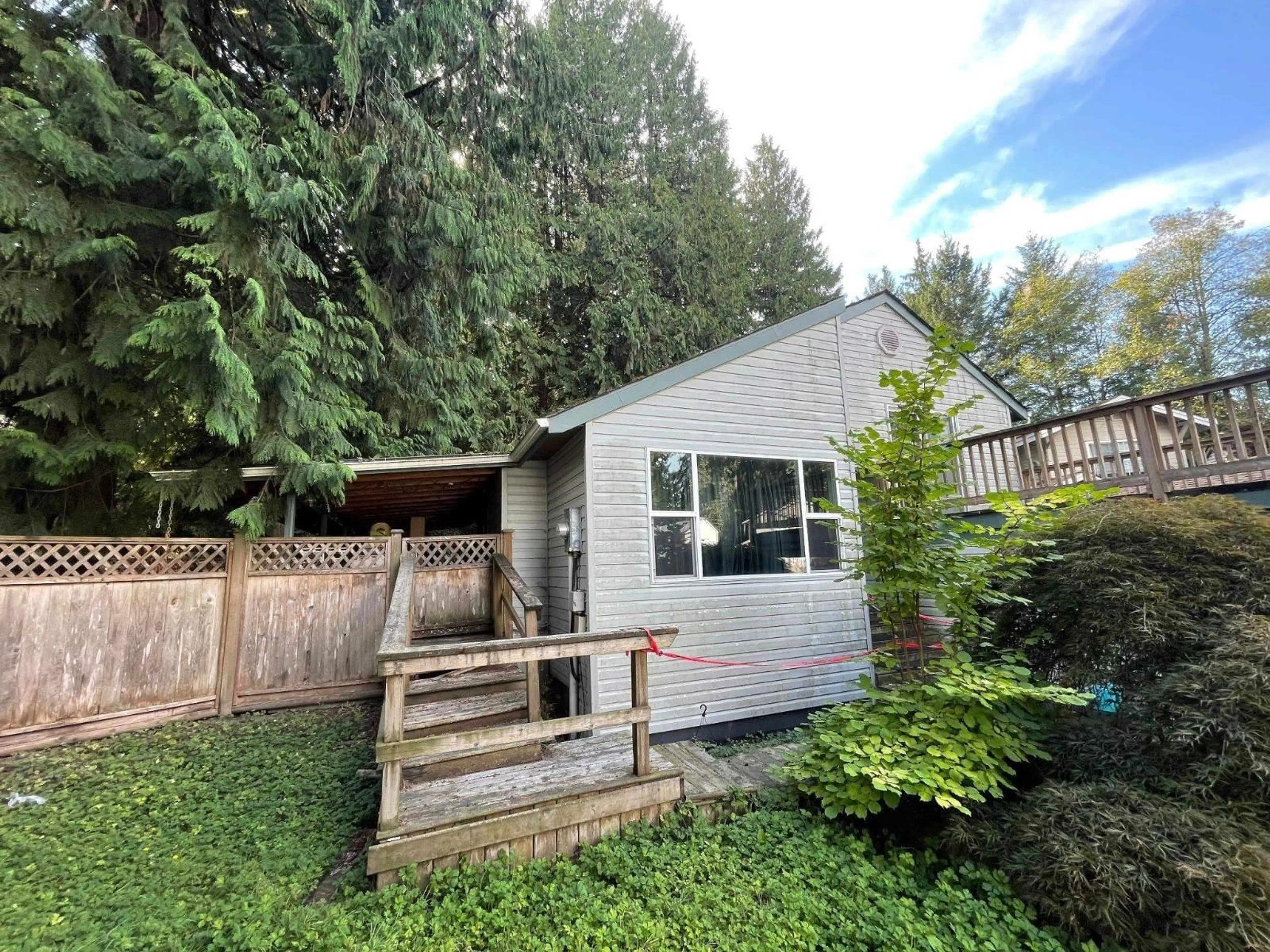 Unknown for 14718 101A AVENUE, Surrey British Columbia V3R7E7
