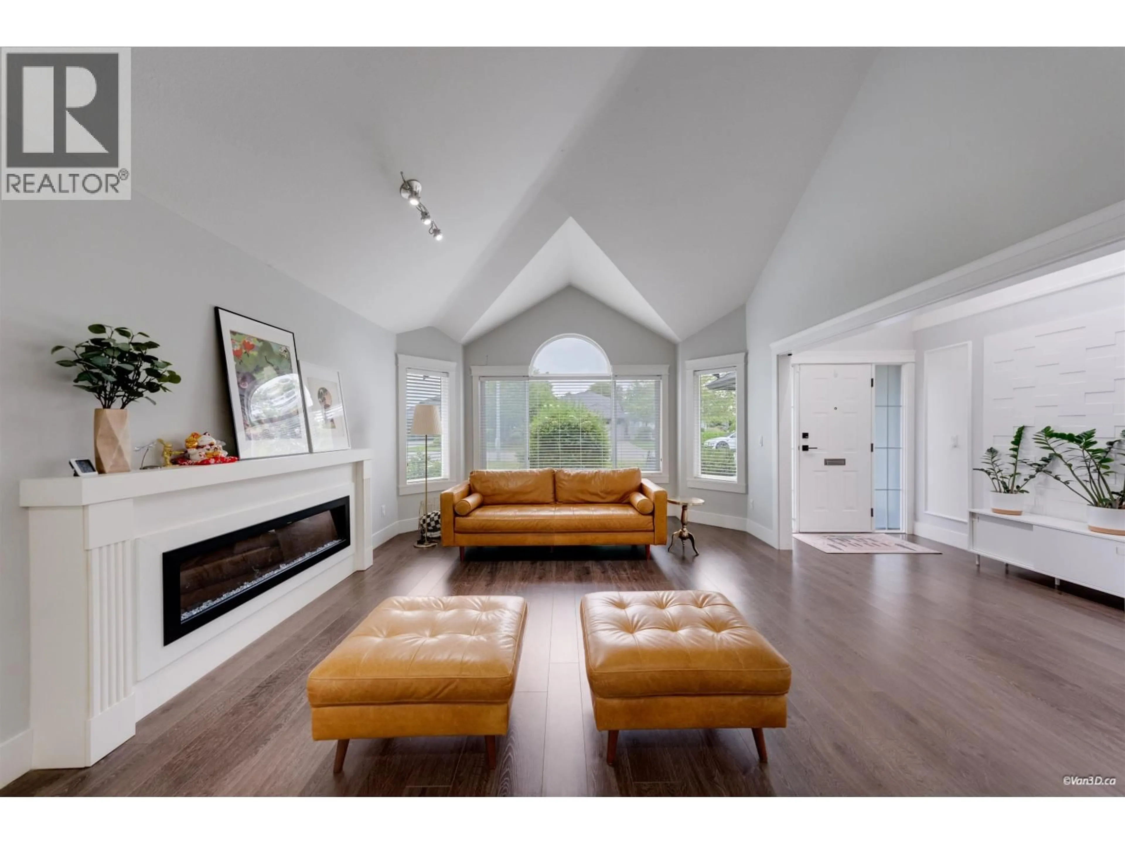 Living room with furniture, unknown for 6288 CRESCENT PLACE, Delta British Columbia V4K4V2