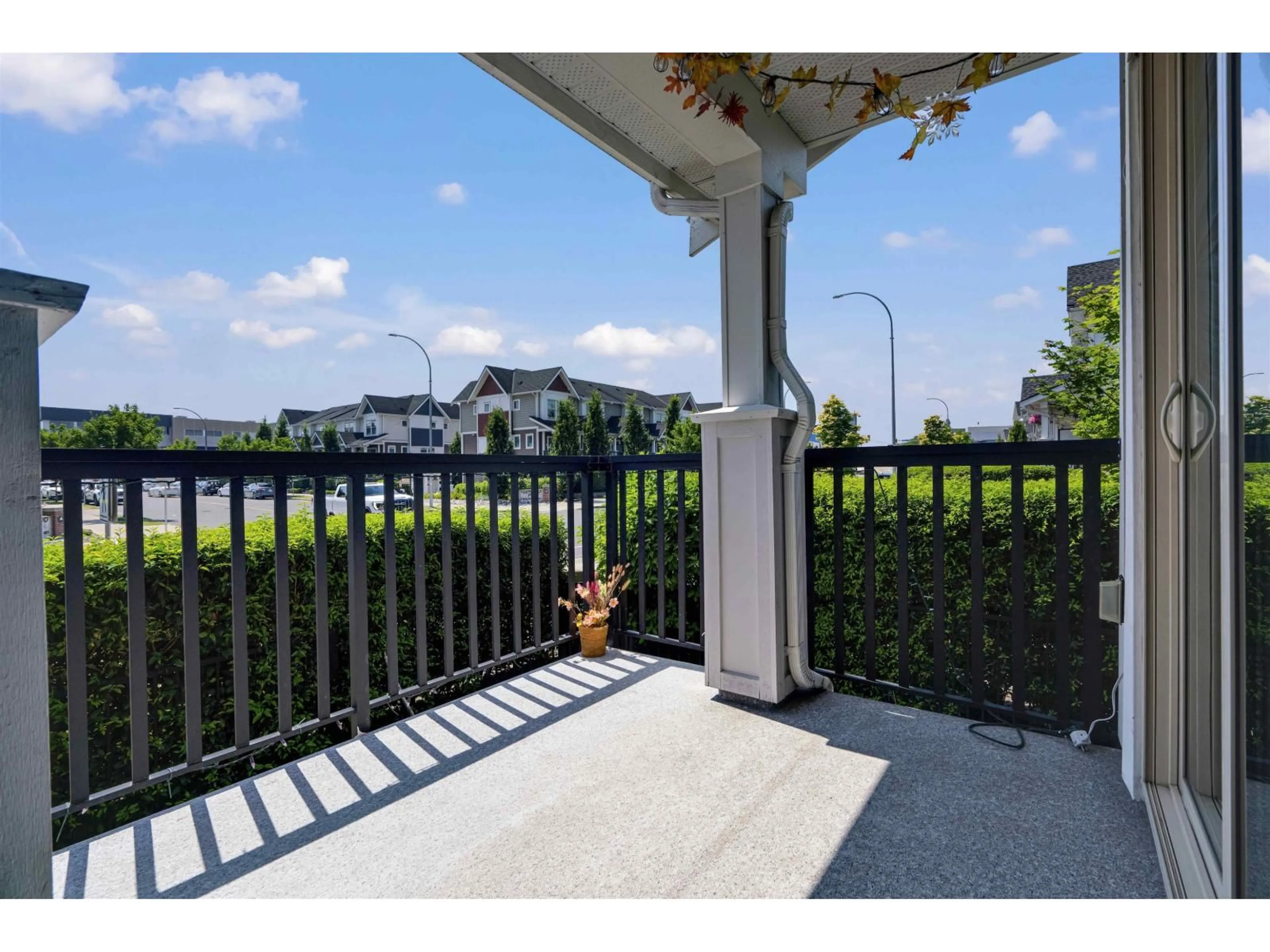 Patio, water/lake/river/ocean view for 2 - 32633 SIMON AVENUE, Abbotsford British Columbia V2T0G9