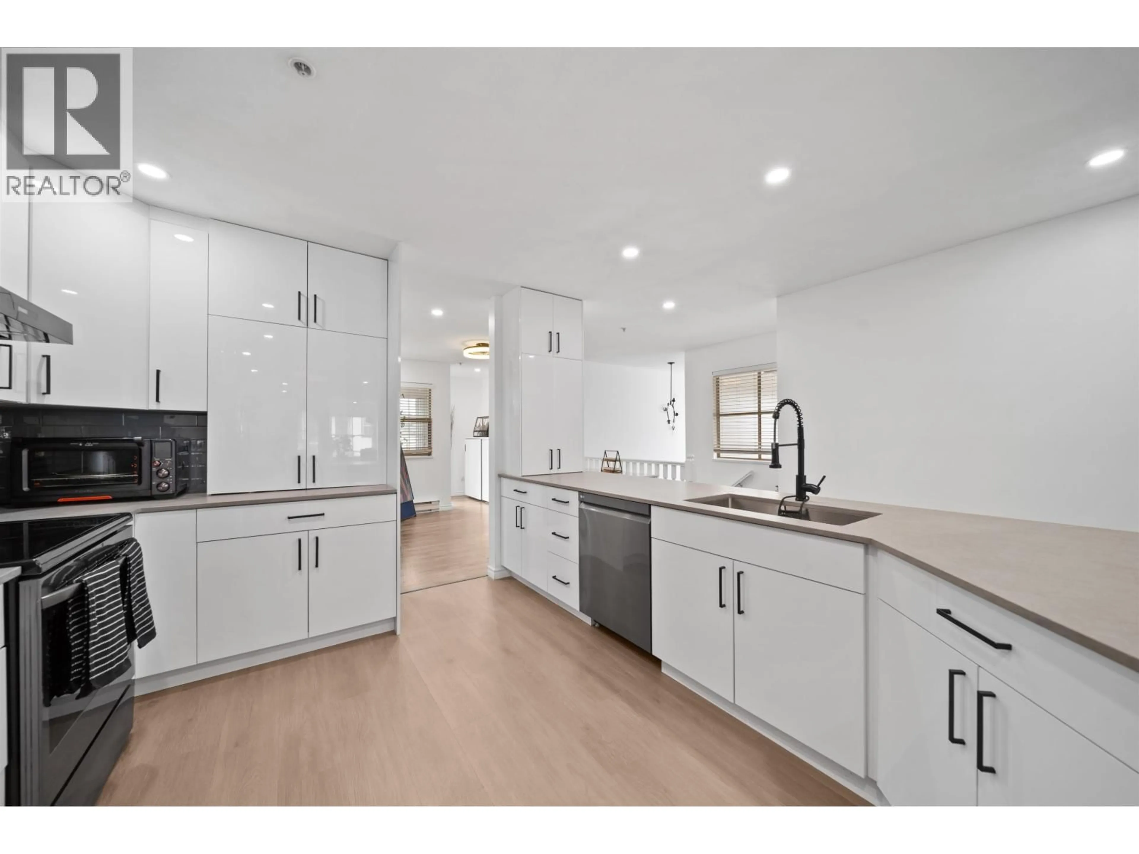 Open concept kitchen, unknown for 45 - 19160 119 AVENUE, Pitt Meadows British Columbia V3Y2L7