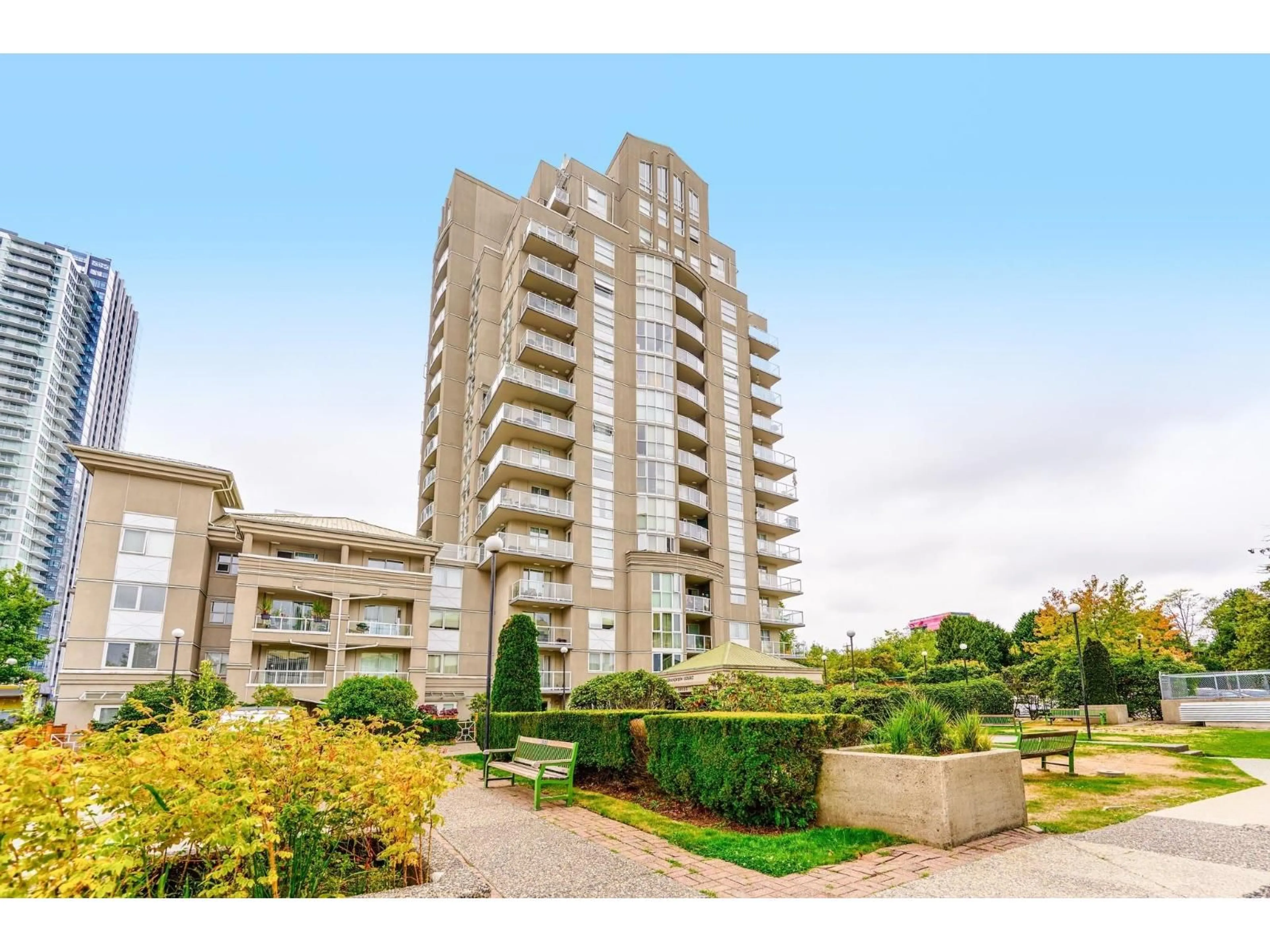 Unknown for 705 - 10523 UNIVERSITY DRIVE, Surrey British Columbia V3T5T8