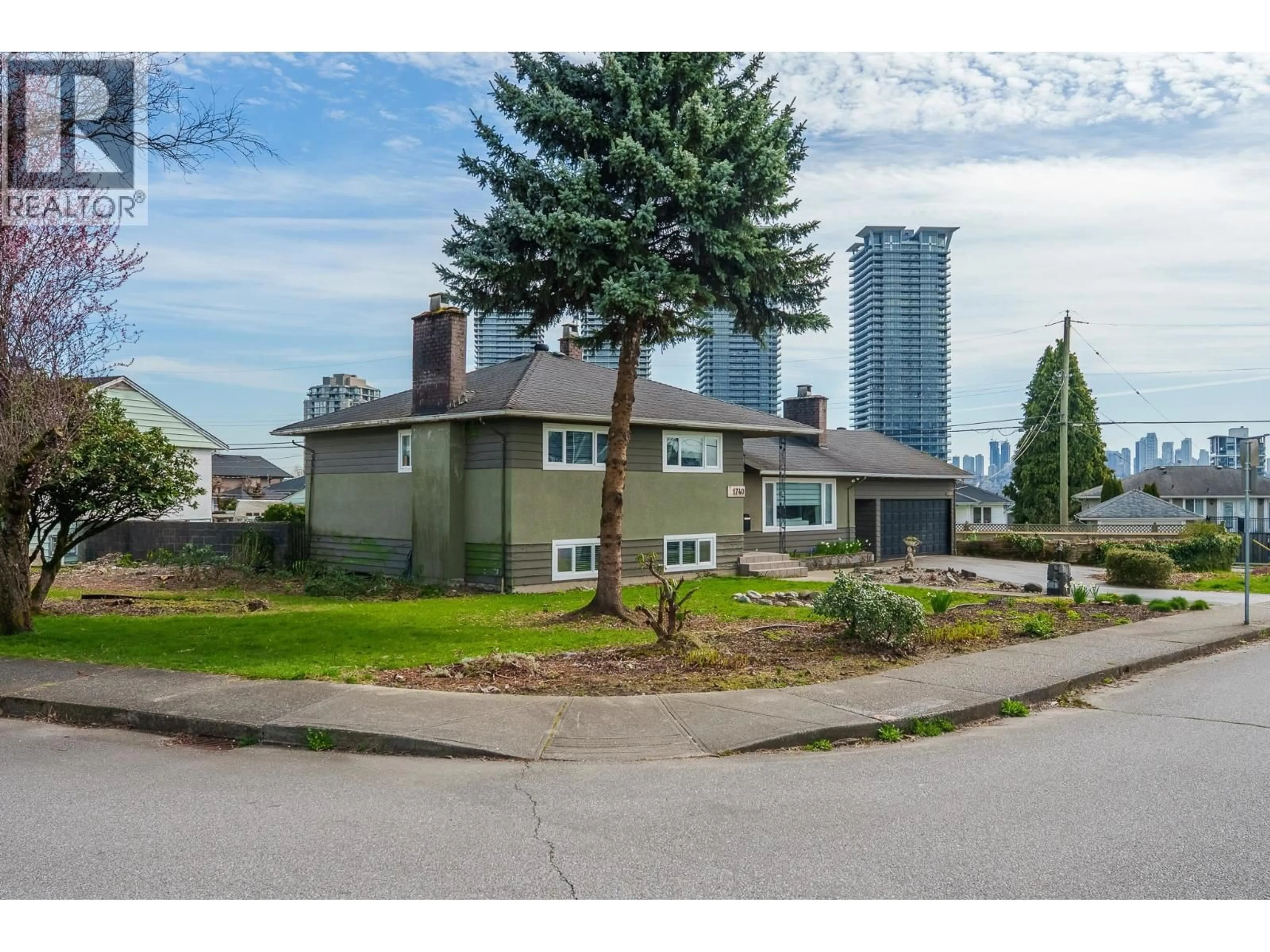 A pic from outside/outdoor area/front of a property/back of a property/a pic from drone, street for 1740 BETA AVENUE, Burnaby British Columbia V5C5M7