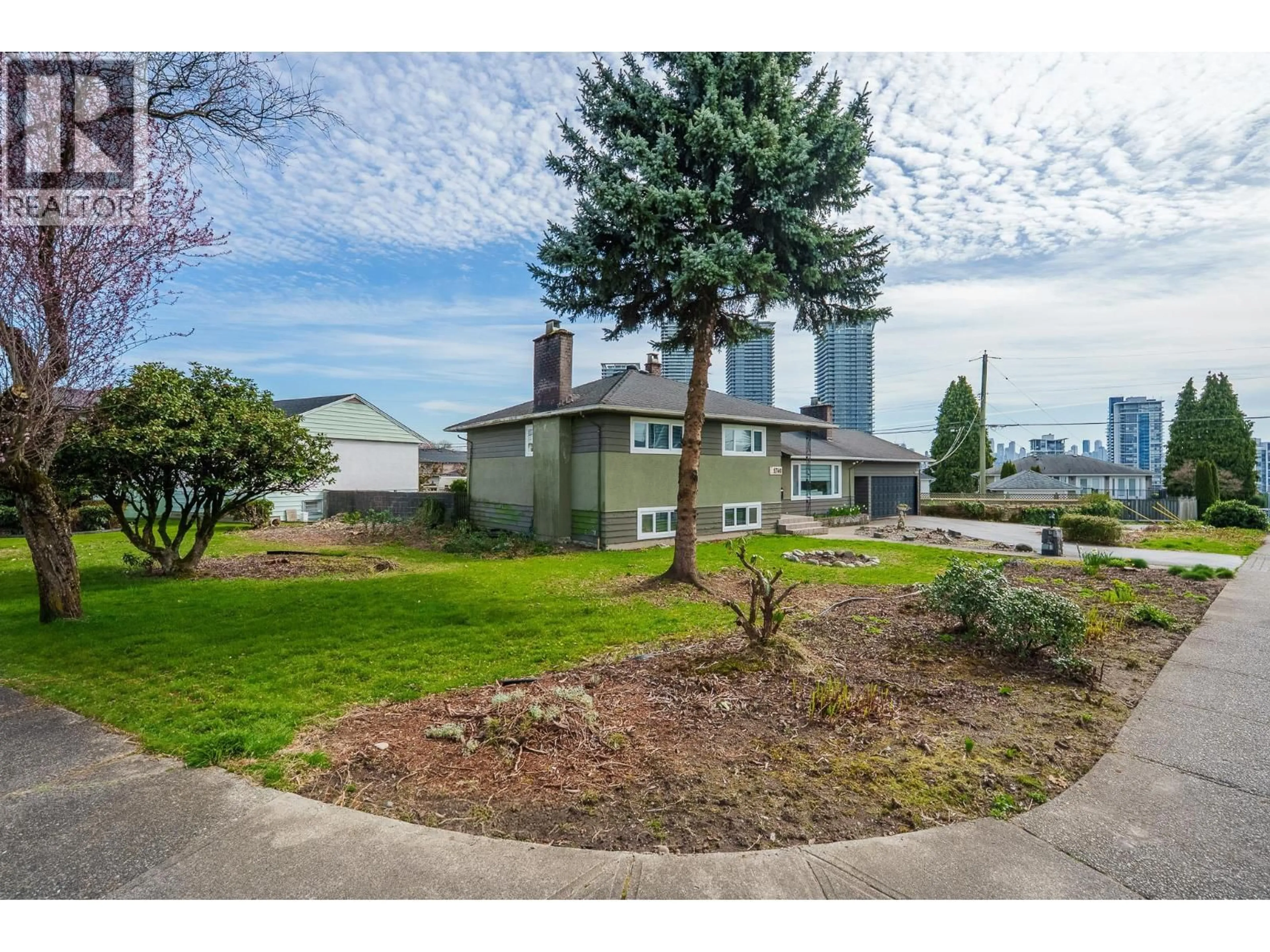 A pic from outside/outdoor area/front of a property/back of a property/a pic from drone, water/lake/river/ocean view for 1740 BETA AVENUE, Burnaby British Columbia V5C5M7