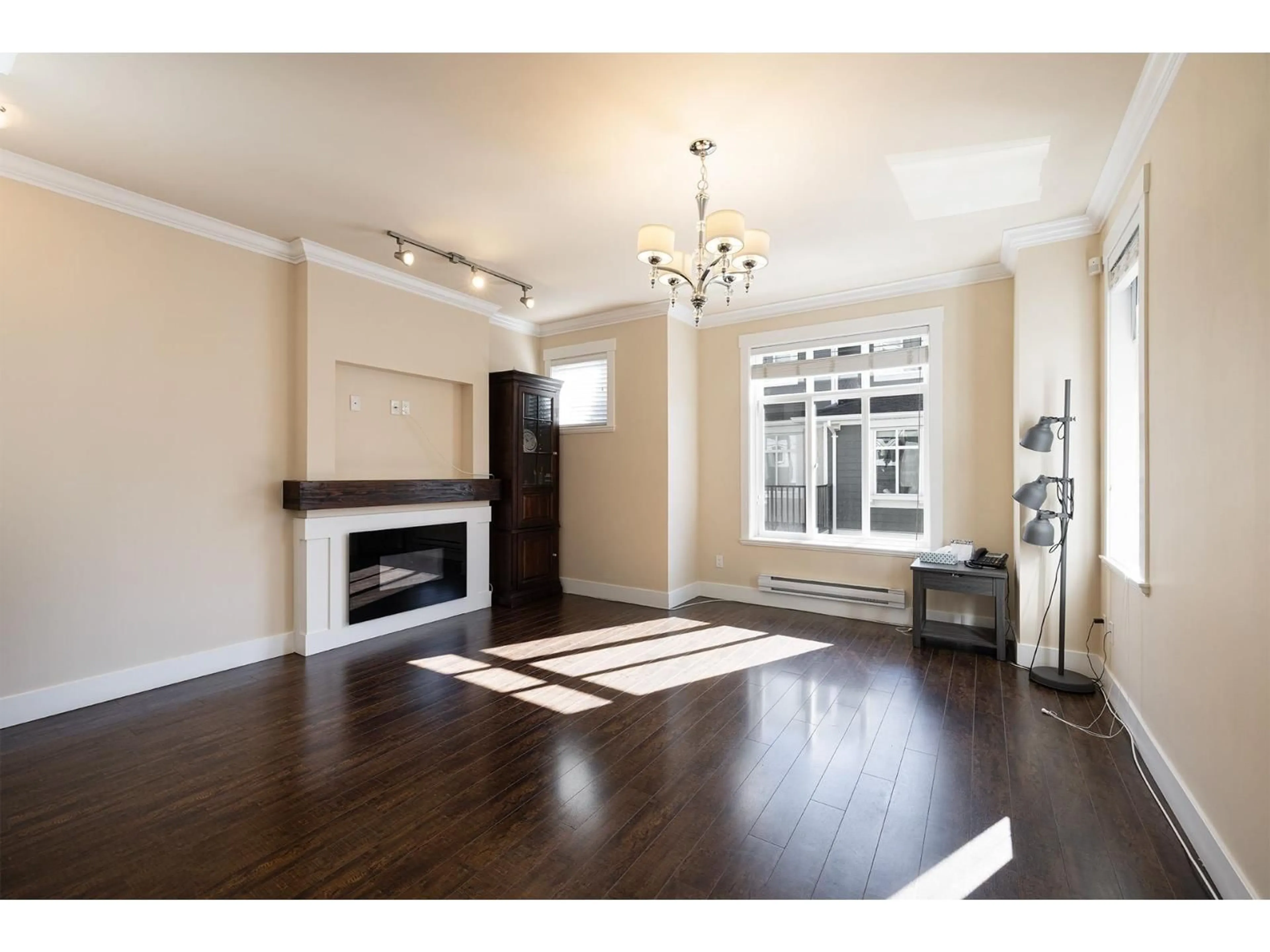 Unknown for 23 - 8433 164 STREET, Surrey British Columbia V4N1E1
