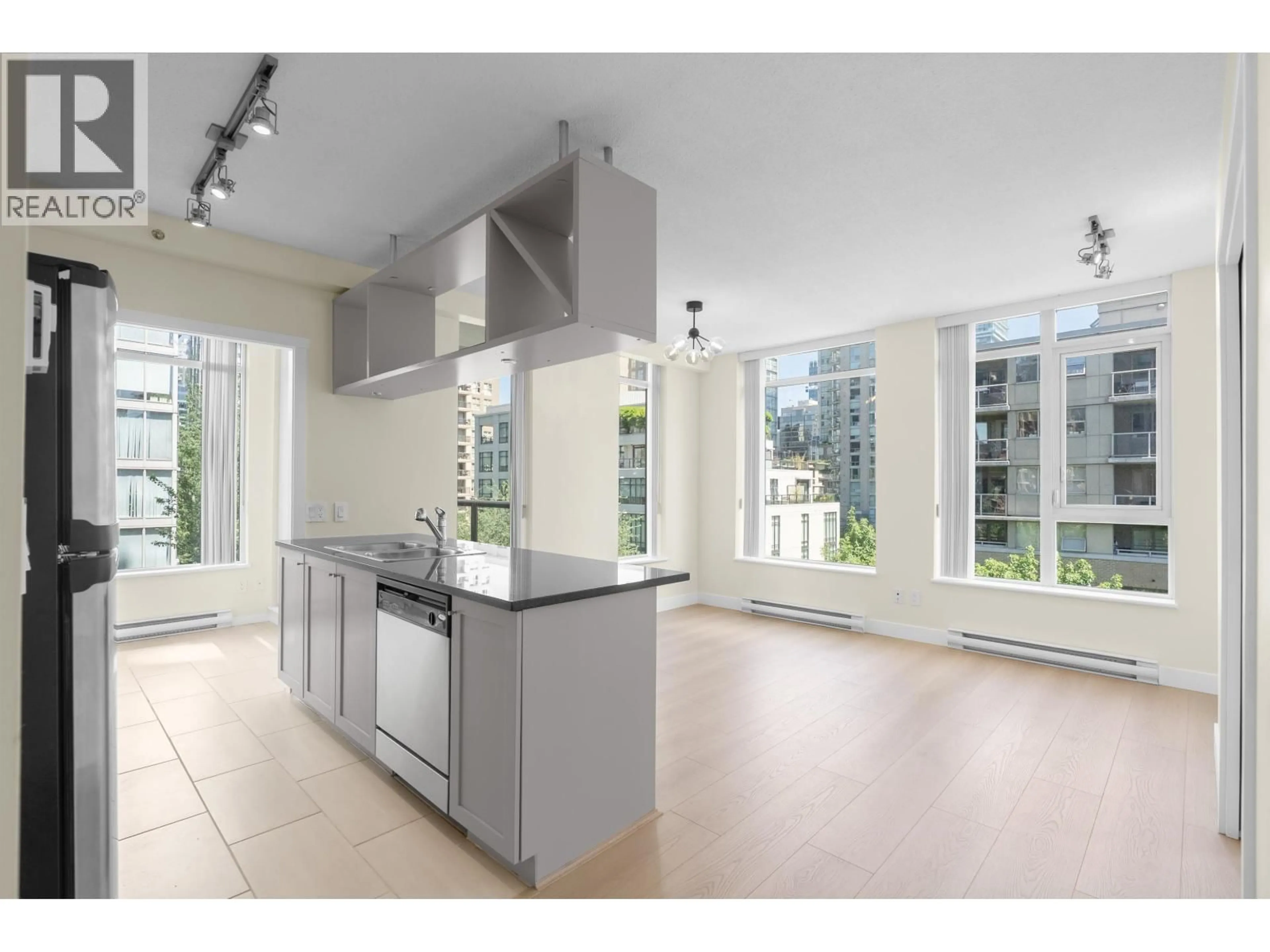 Open concept kitchen, unknown for 1001 HOMER STREET, Vancouver British Columbia V6B1M9