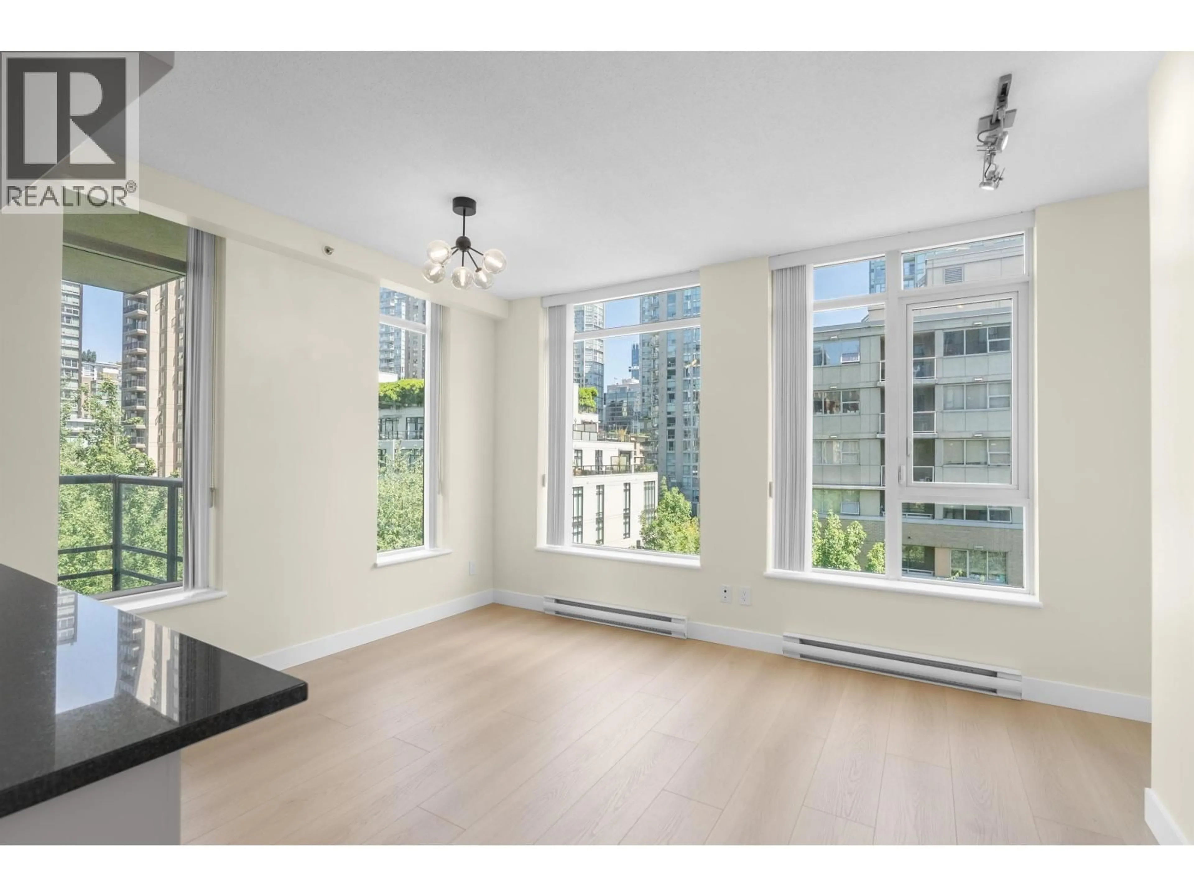 A pic of a room for 1001 HOMER STREET, Vancouver British Columbia V6B1M9