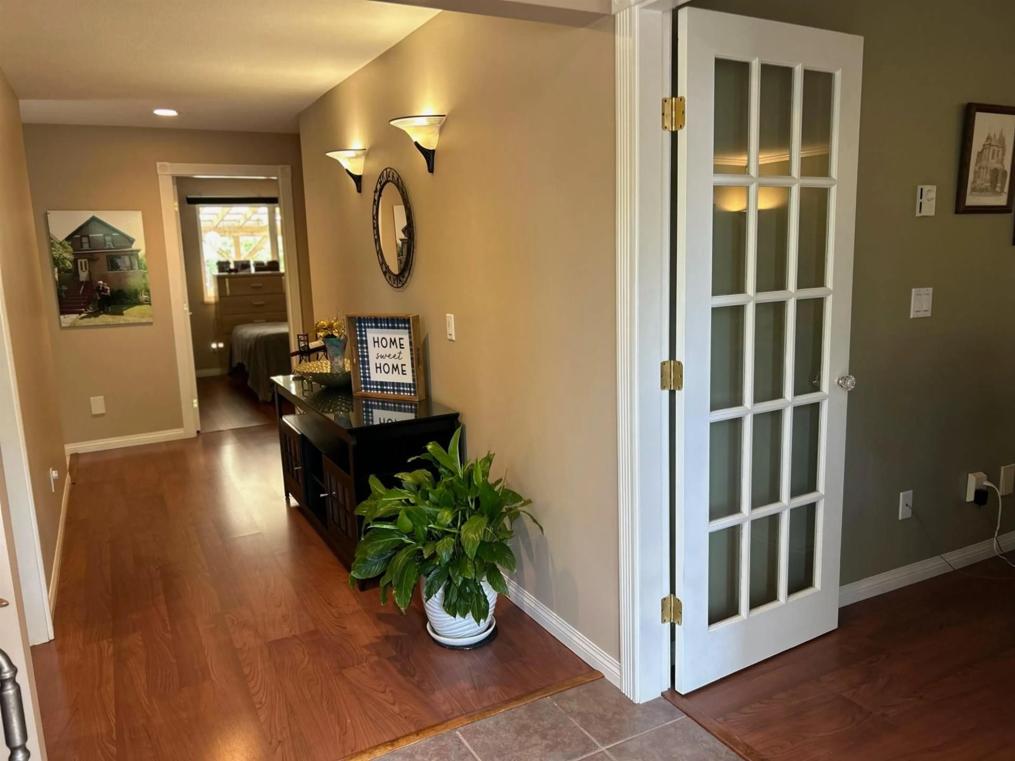 Indoor foyer for 7597 WREN STREET, Mission British Columbia V2V3C2