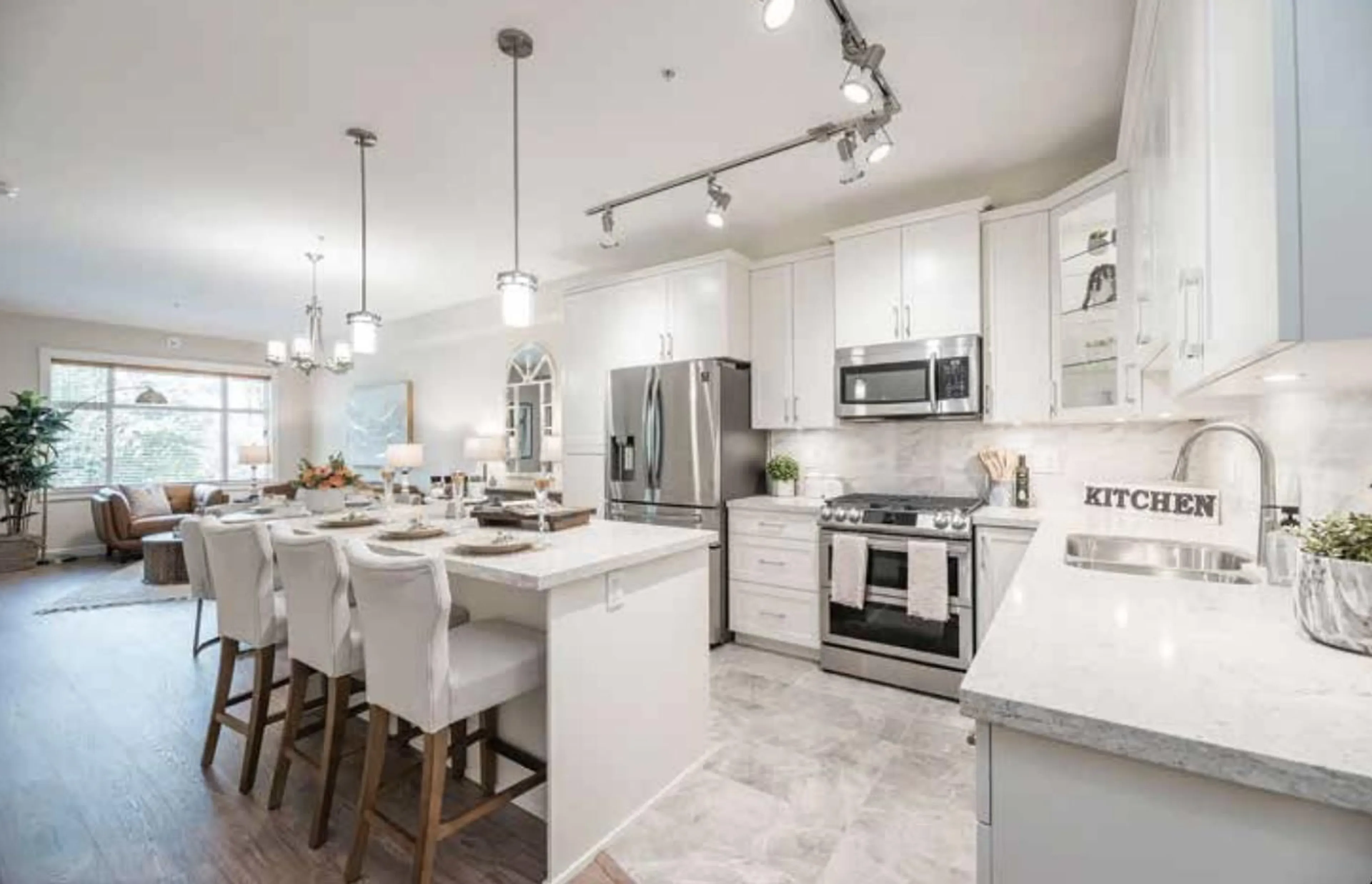 Open concept kitchen, ceramic/tile floor for 401 - 11035 RAVINE ROAD, Surrey British Columbia V3T3X5