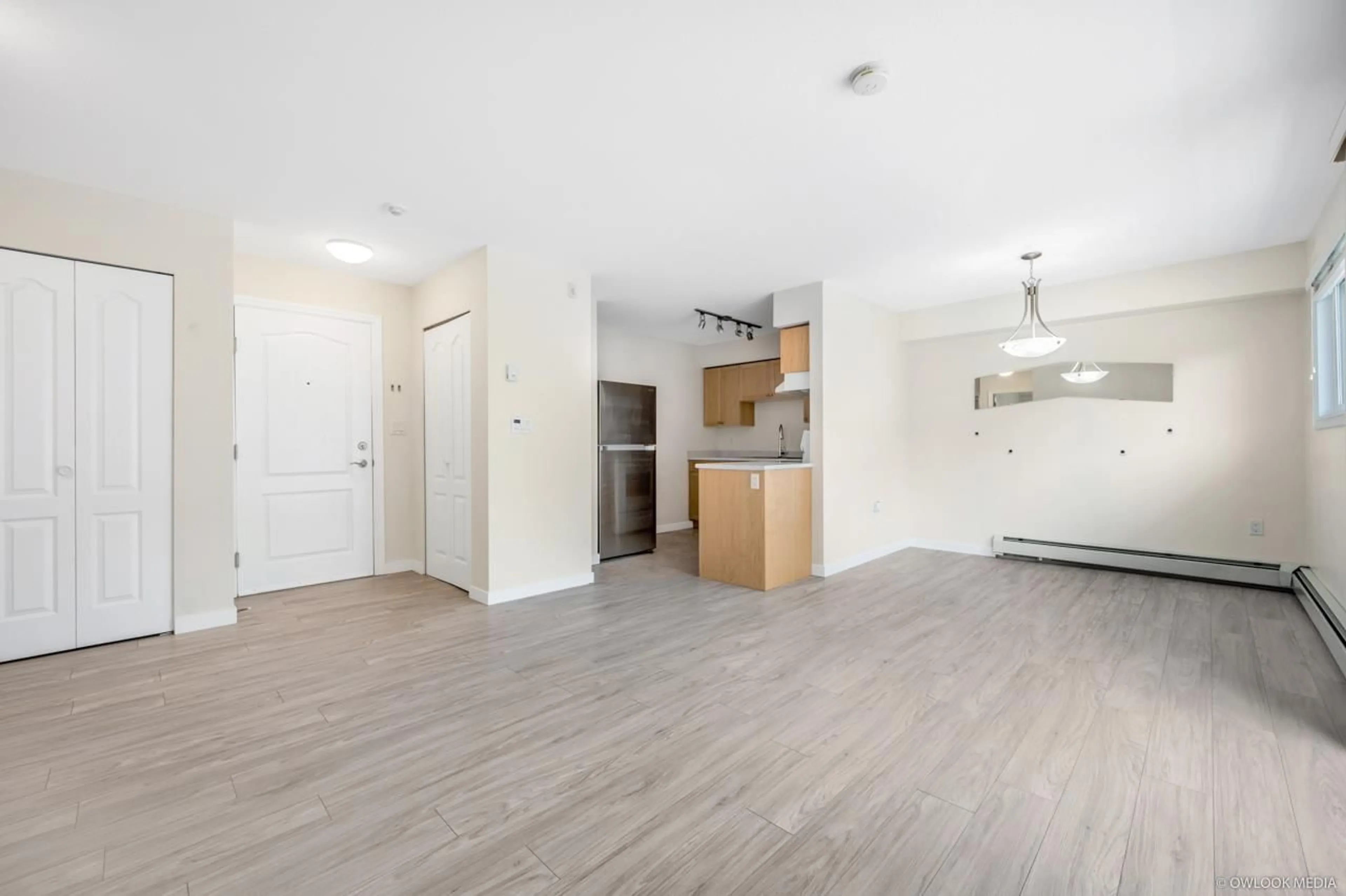 A pic of a room for 103 - 14881 MARINE DRIVE DRIVE, White Rock British Columbia V4B1C2