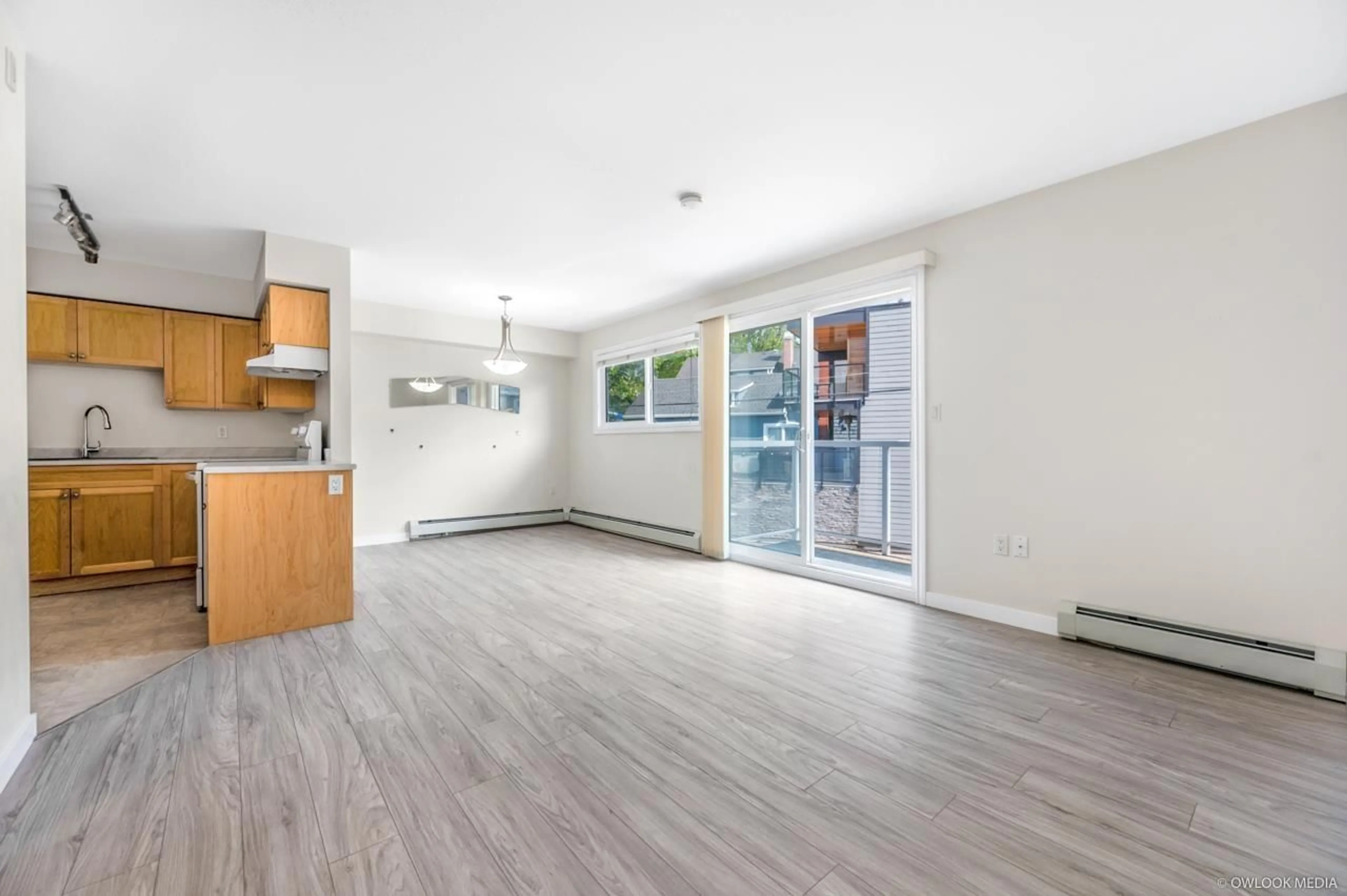 Unknown for 103 - 14881 MARINE DRIVE DRIVE, White Rock British Columbia V4B1C2