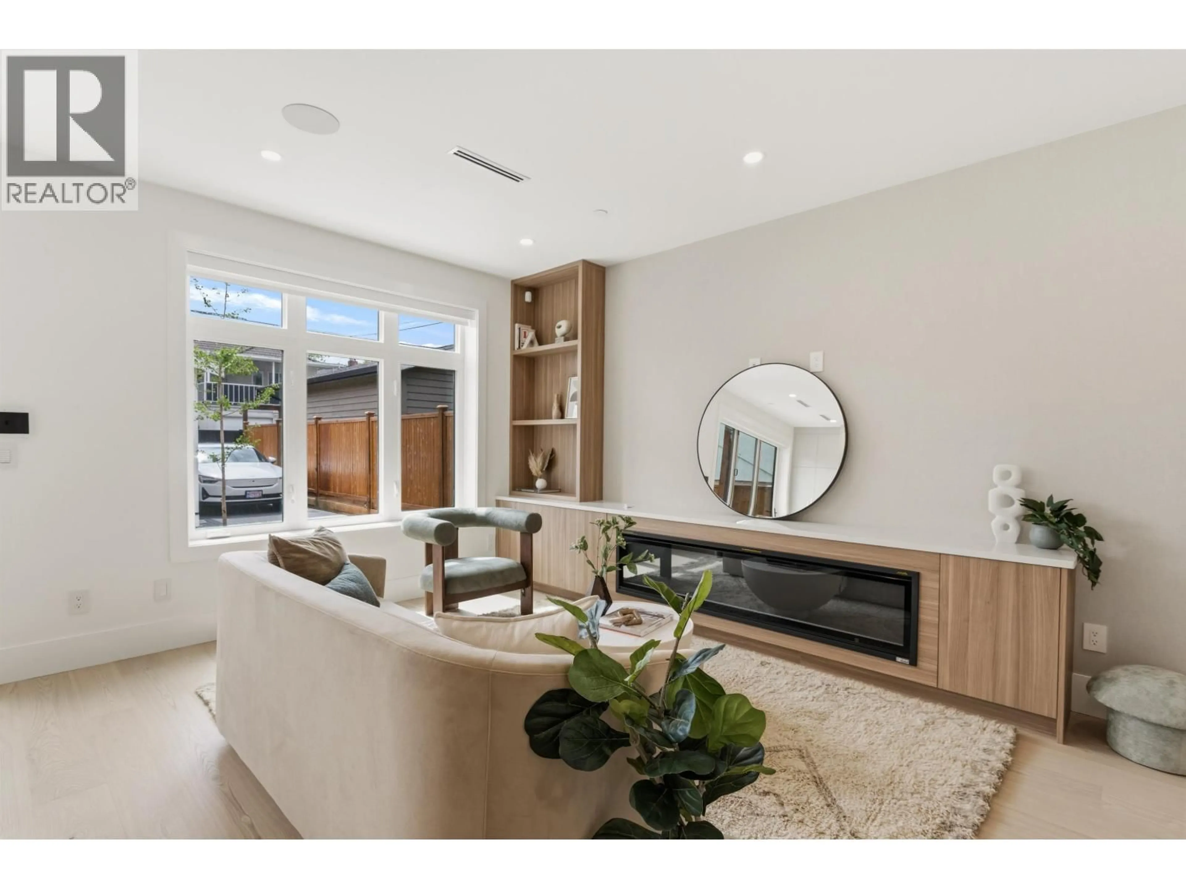 Living room with furniture, unknown for 2 - 2258 NAPIER STREET, Vancouver British Columbia V5L2P2