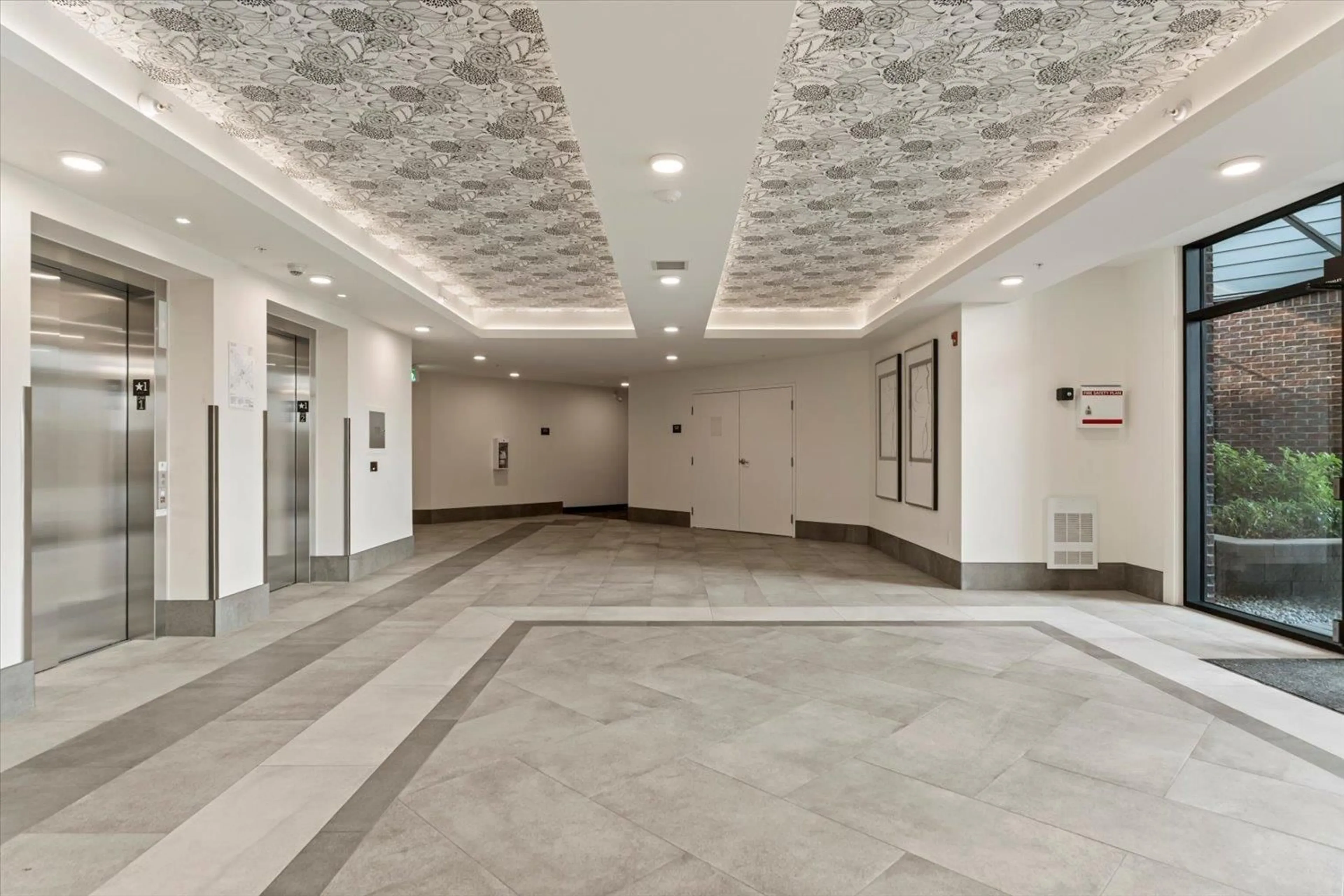Lobby for 125 - 8497 YOUNG ROAD, Chilliwack British Columbia V2P4P2