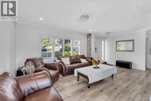 135 27 STREET, North Vancouver 5