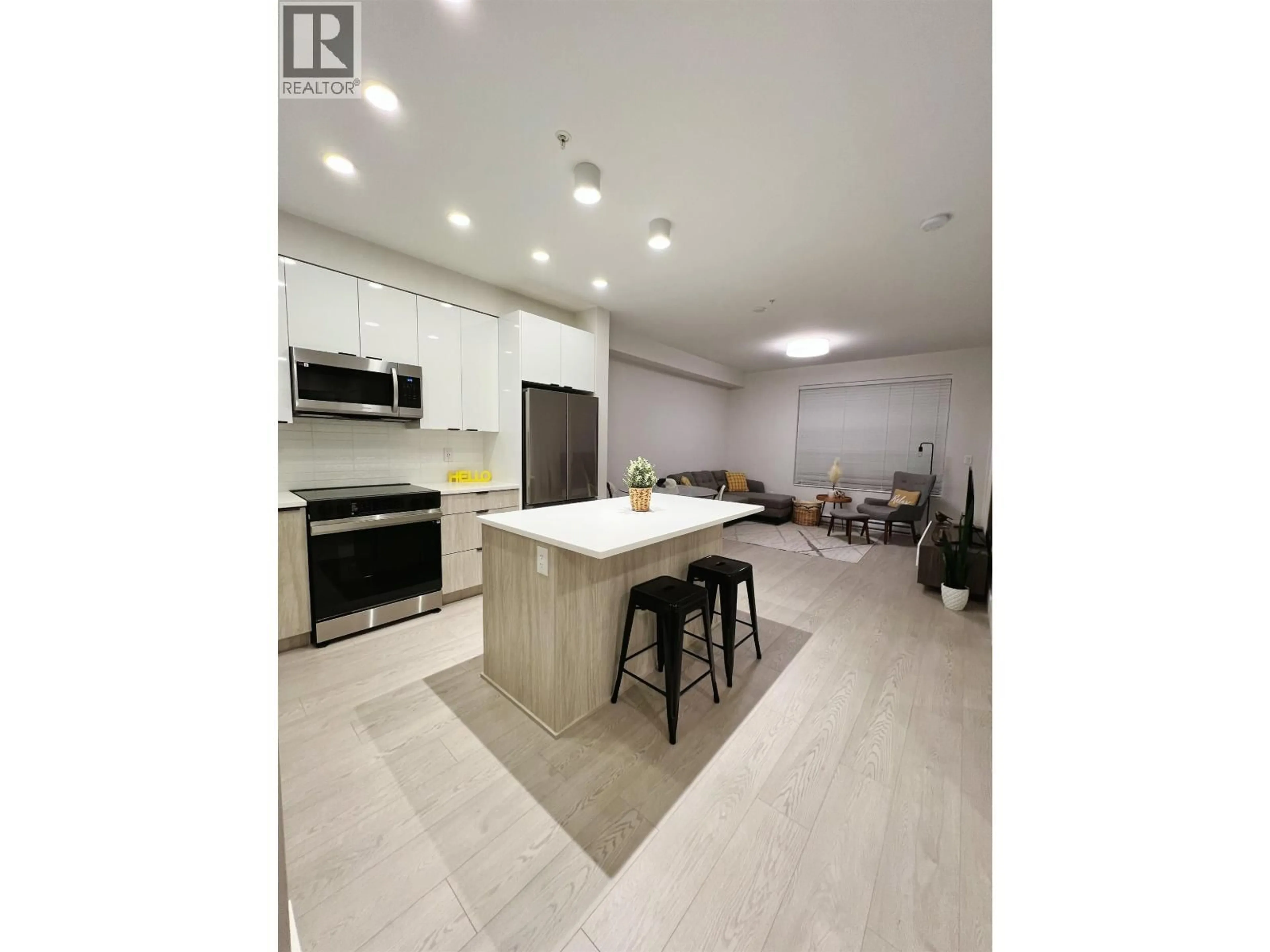 Open concept kitchen, ceramic/tile floor for 415 - 11655 FRASER STREET, Maple Ridge British Columbia V2X2E5