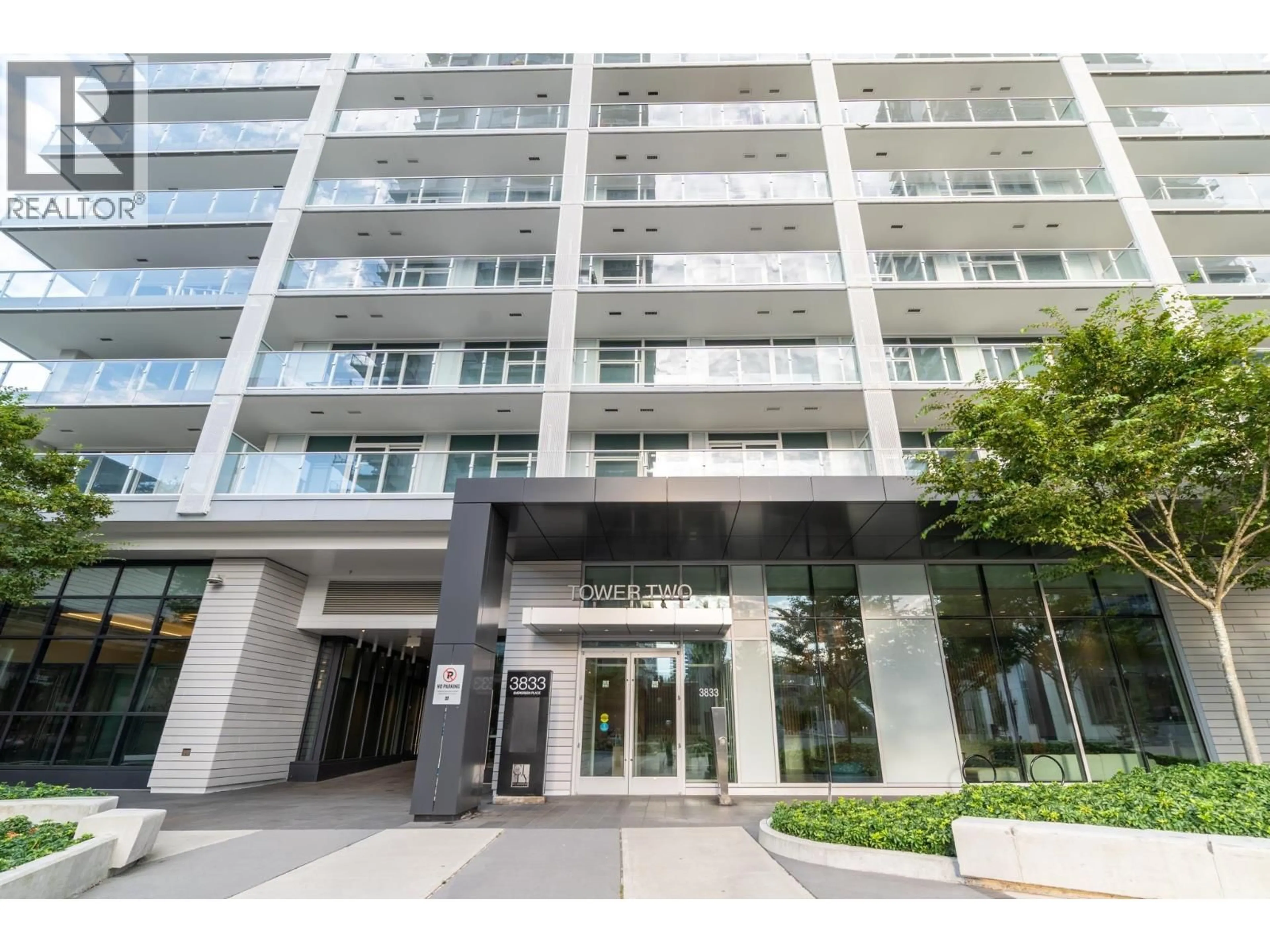 Indoor foyer for 302 - 3833 EVERGREEN PLACE, Burnaby British Columbia V3J0M2