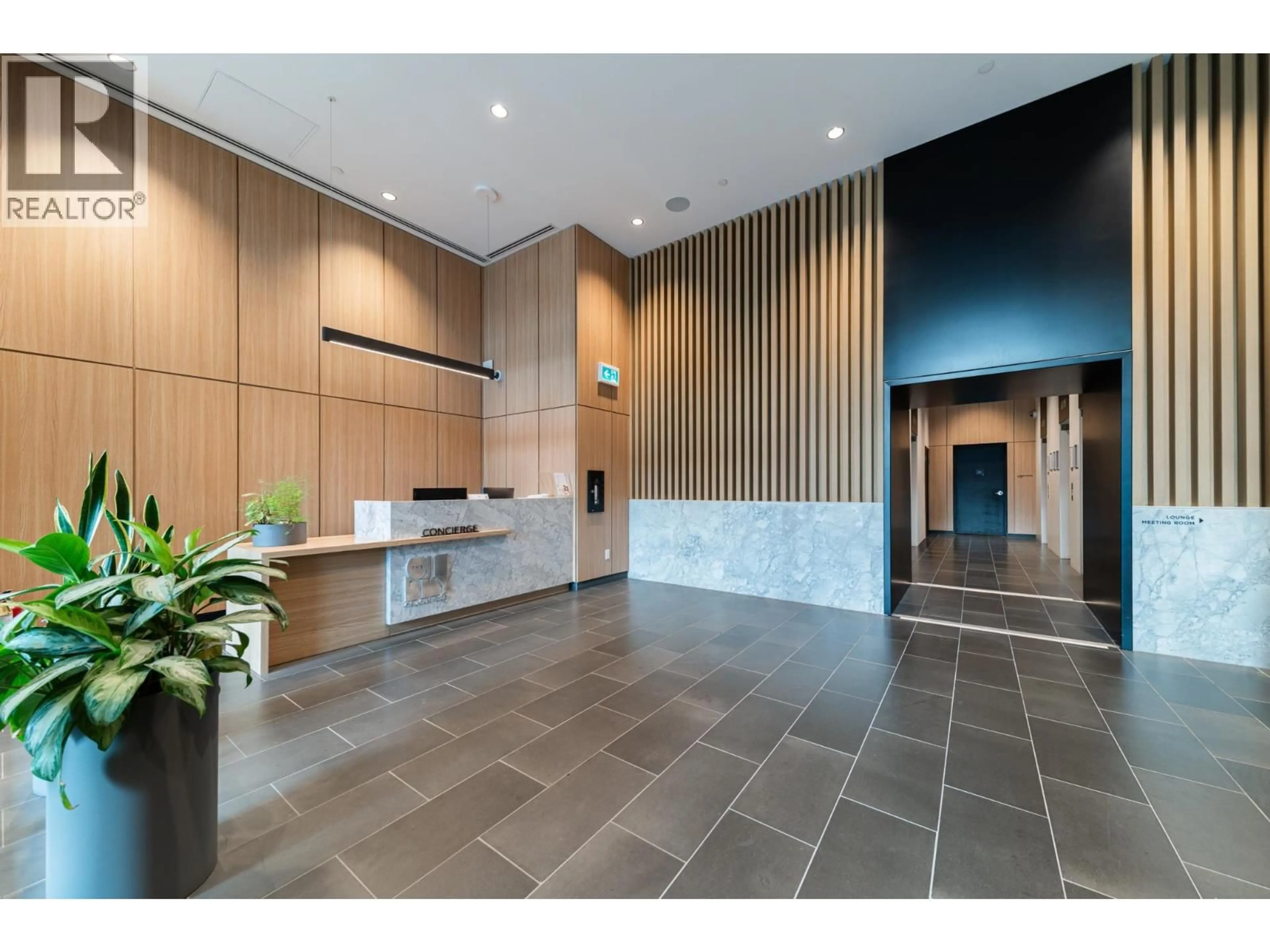Indoor foyer for 302 - 3833 EVERGREEN PLACE, Burnaby British Columbia V3J0M2
