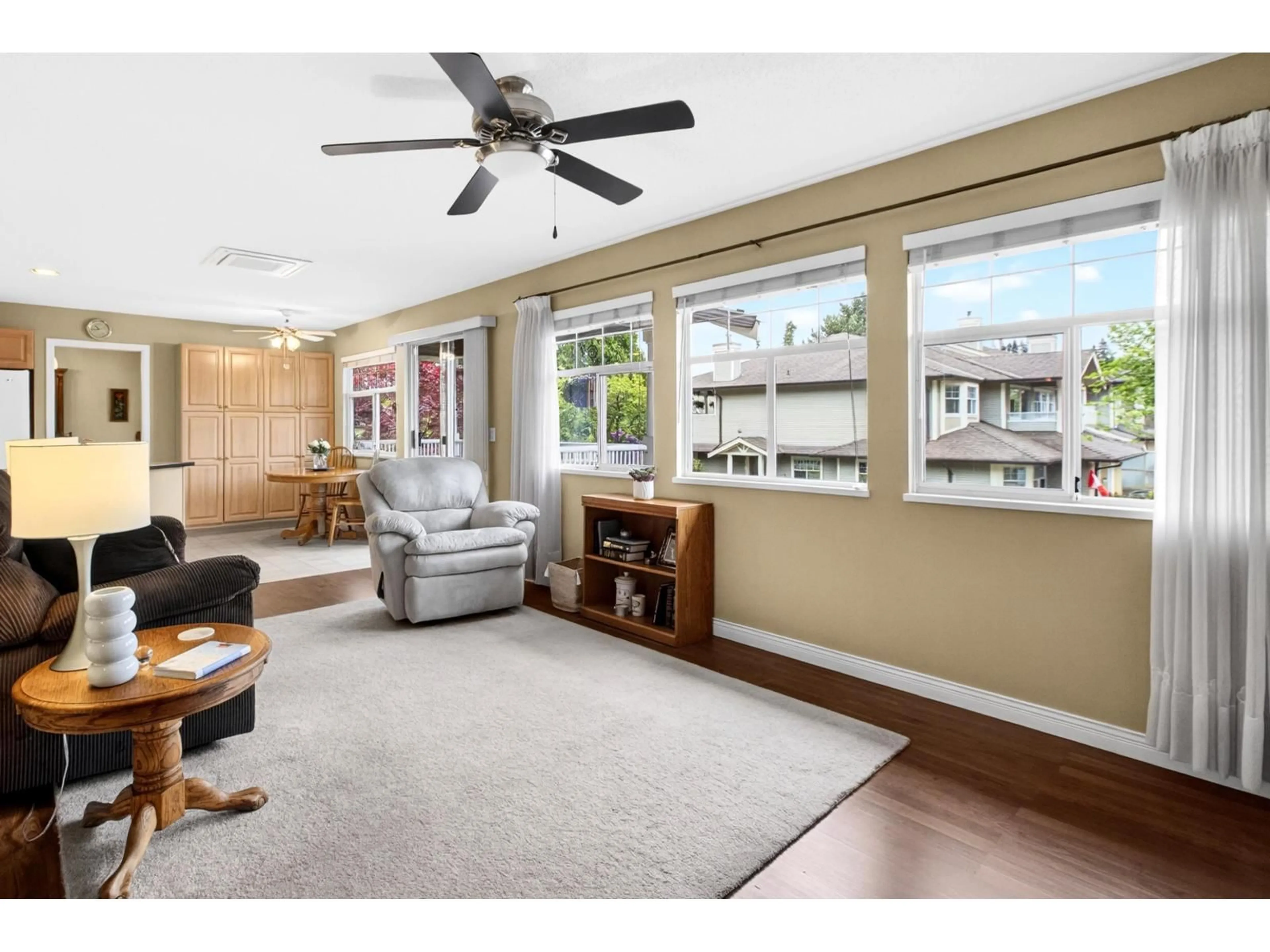 Living room with furniture, unknown for 258 - 20391 96 AVENUE, Langley British Columbia V1M2L2