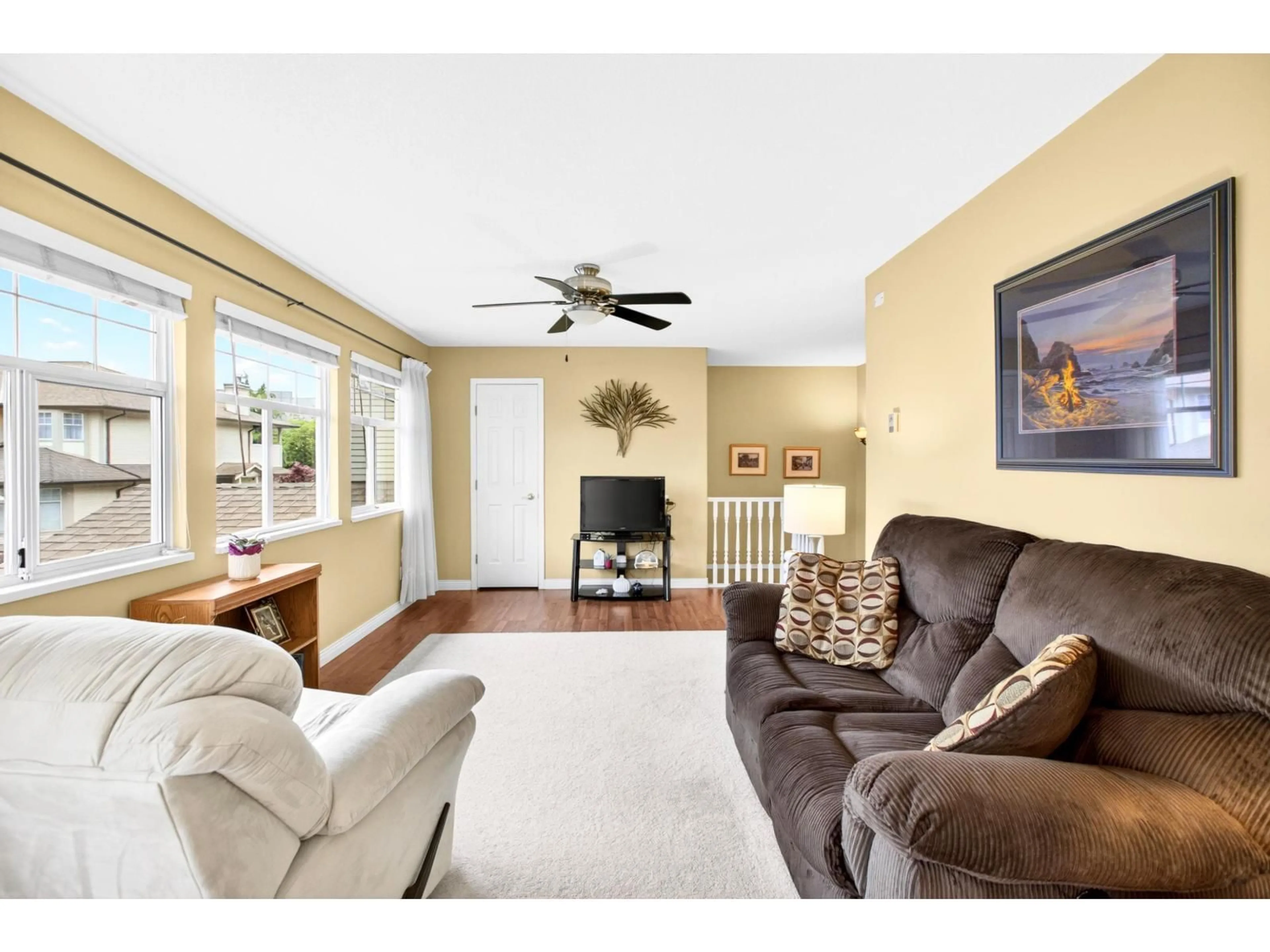 Living room with furniture, unknown for 258 - 20391 96 AVENUE, Langley British Columbia V1M2L2