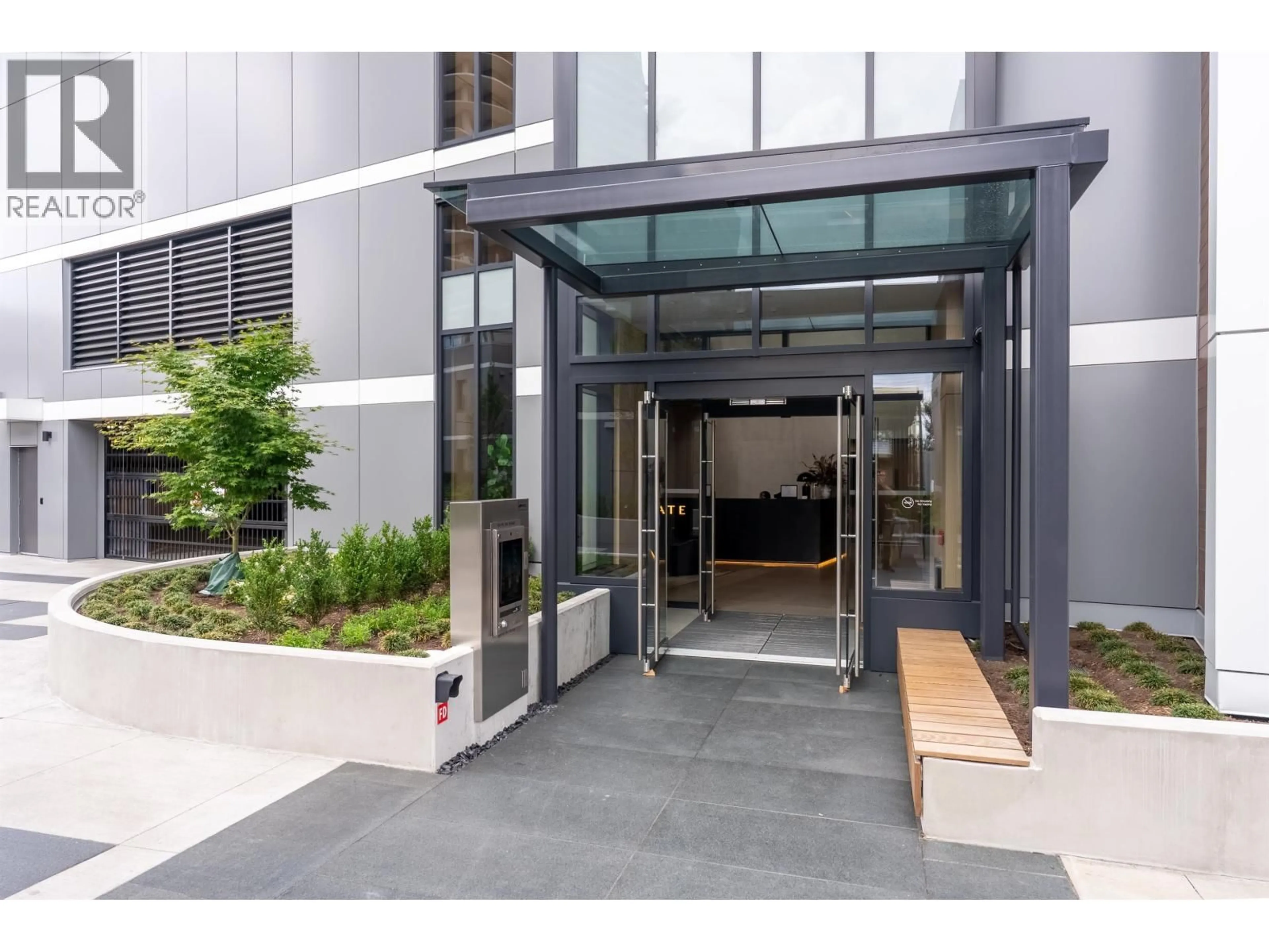 Indoor foyer for 806 - 2135 SPRINGER AVENUE, Burnaby British Columbia V5B3K4