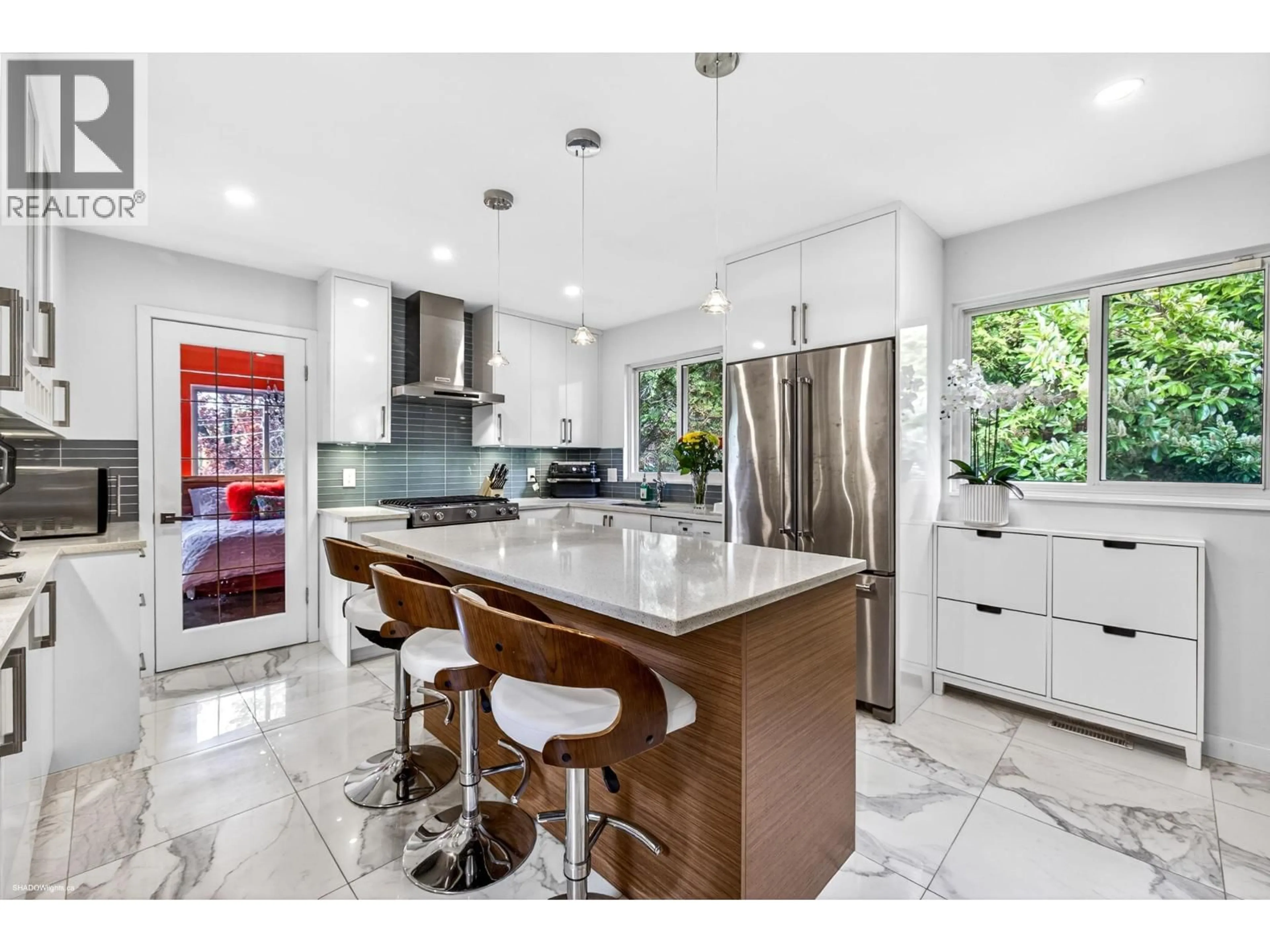 Contemporary kitchen, ceramic/tile floor for 6858 PATTERSON AVENUE, Burnaby British Columbia V5J3N6