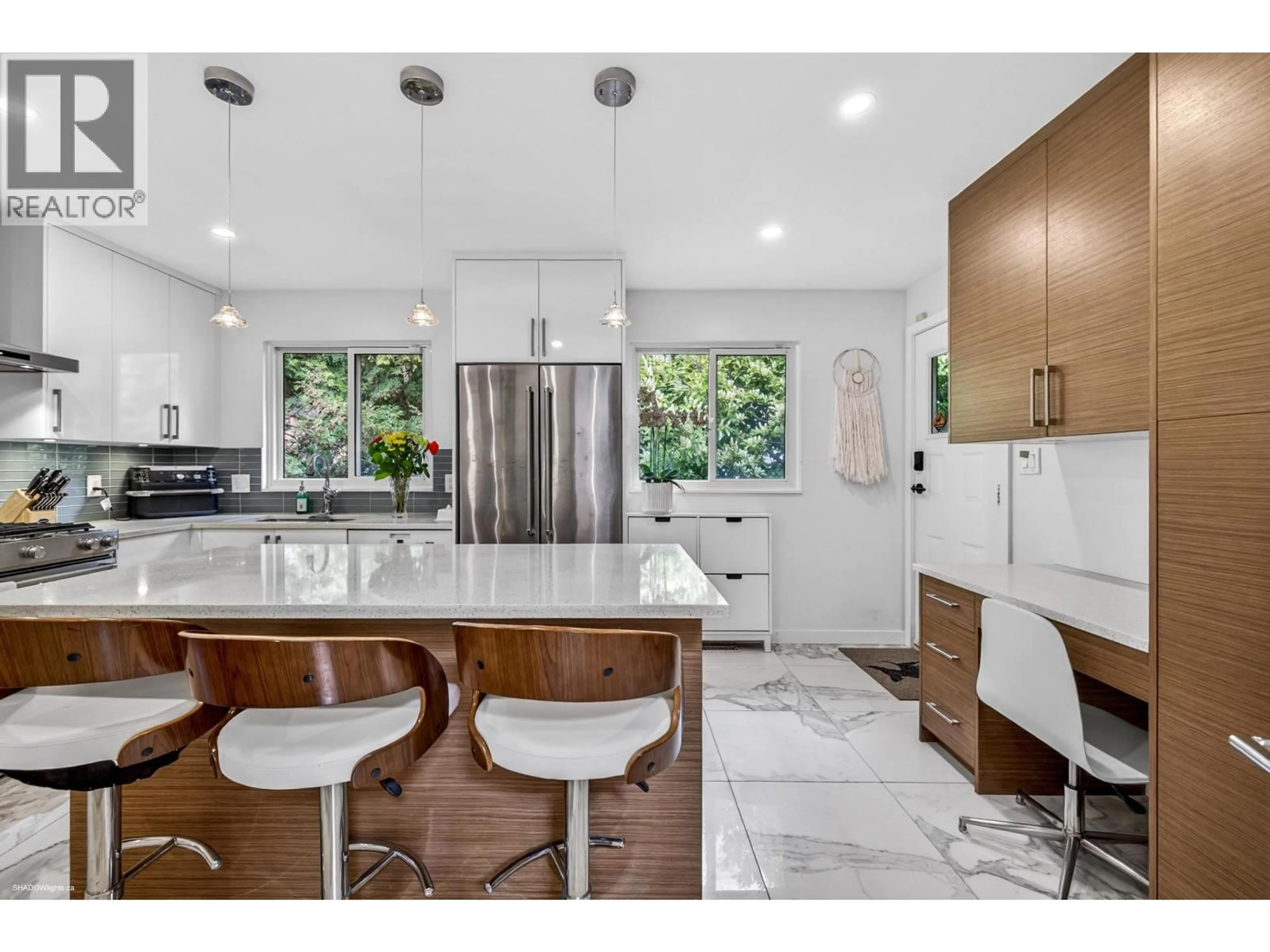 Open concept kitchen, ceramic/tile floor for 6858 PATTERSON AVENUE, Burnaby British Columbia V5J3N6