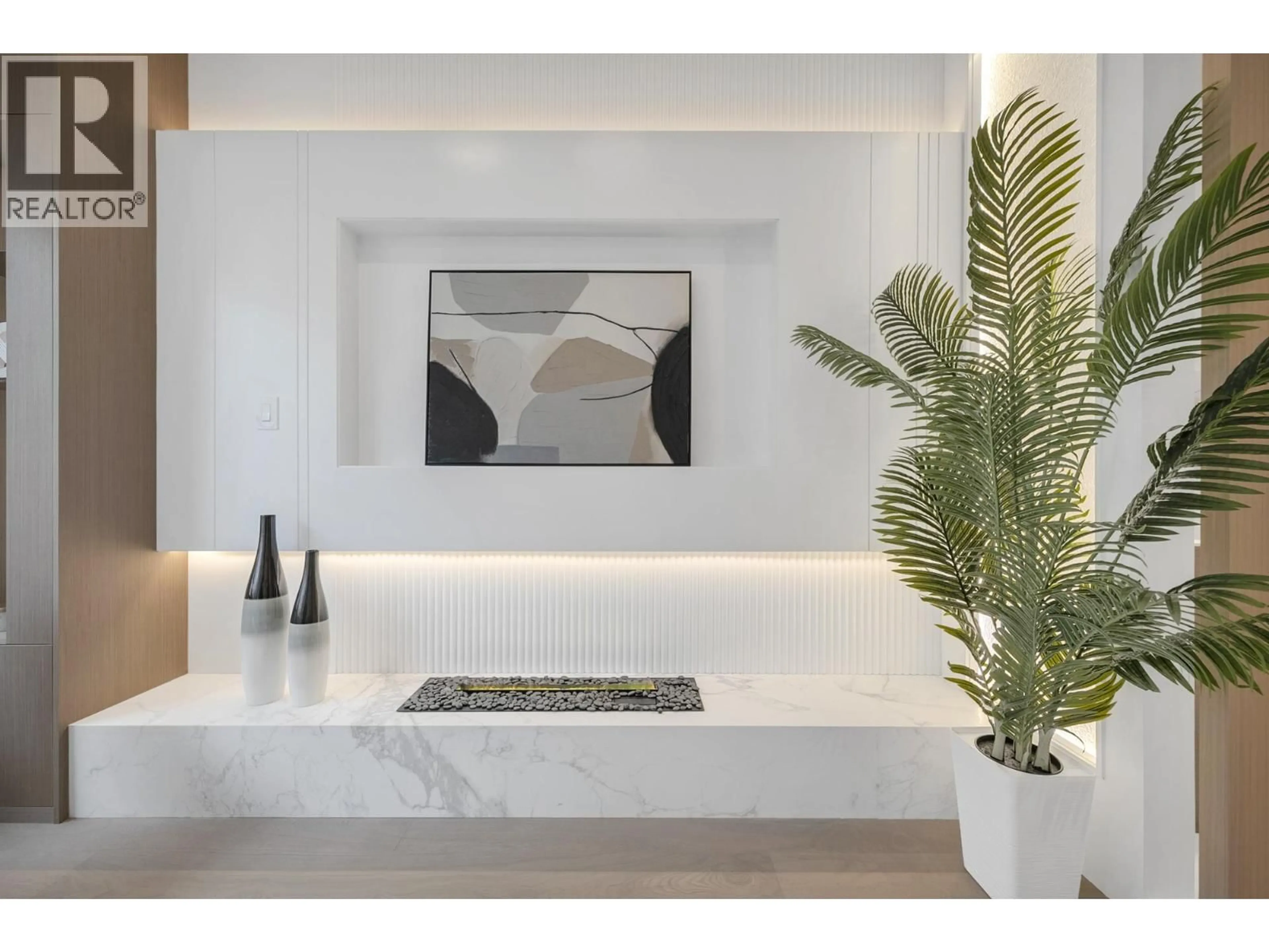 Indoor entryway for 2 - 4023 18TH AVENUE, Vancouver British Columbia V6S1B9