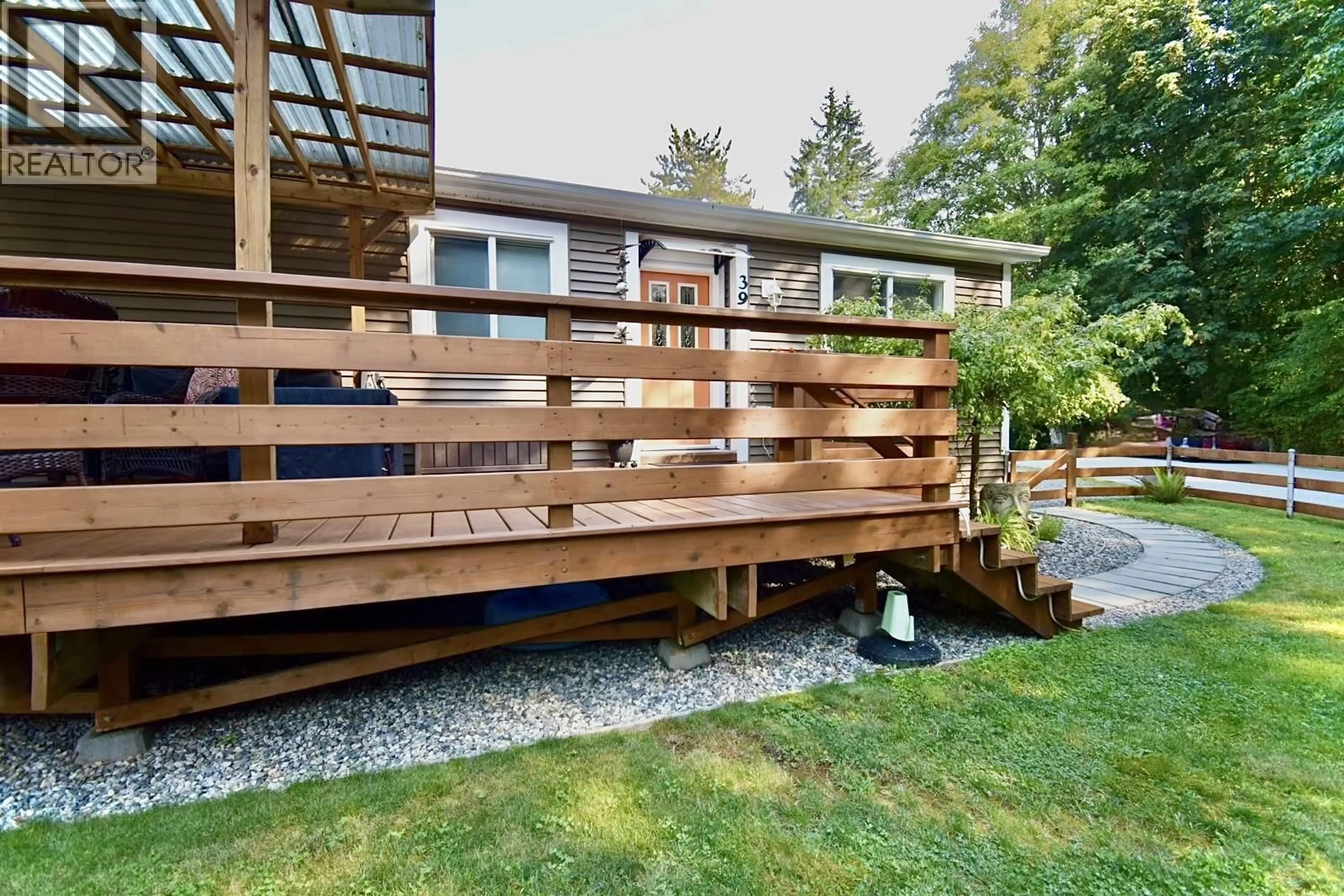 Patio, unknown for 39 - 1413 SUNSHINE COAST HIGHWAY, Gibsons British Columbia V0N1V5