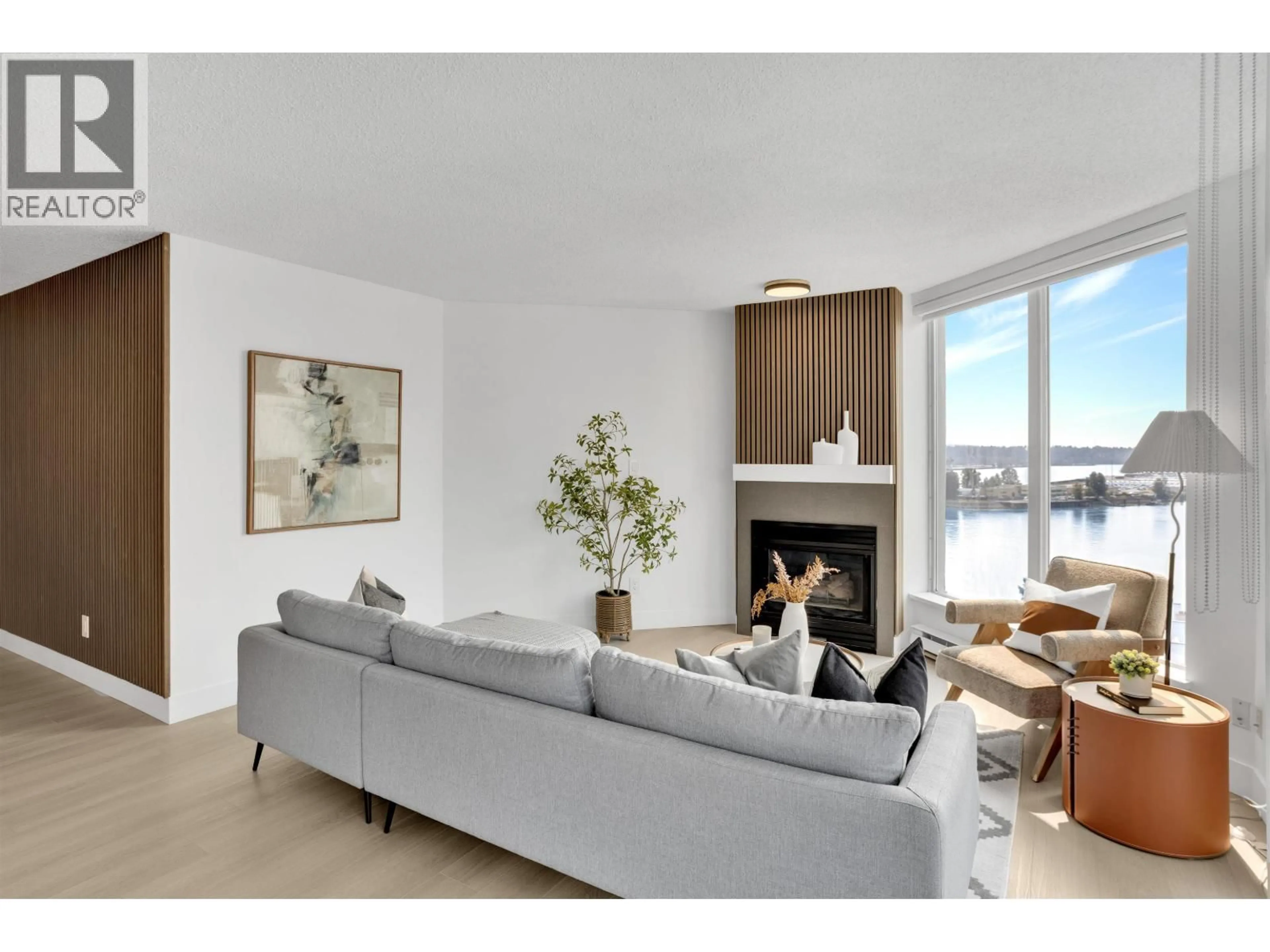 Living room with furniture, unknown for 1503 - 1135 QUAYSIDE DRIVE, New Westminster British Columbia V3M6J4