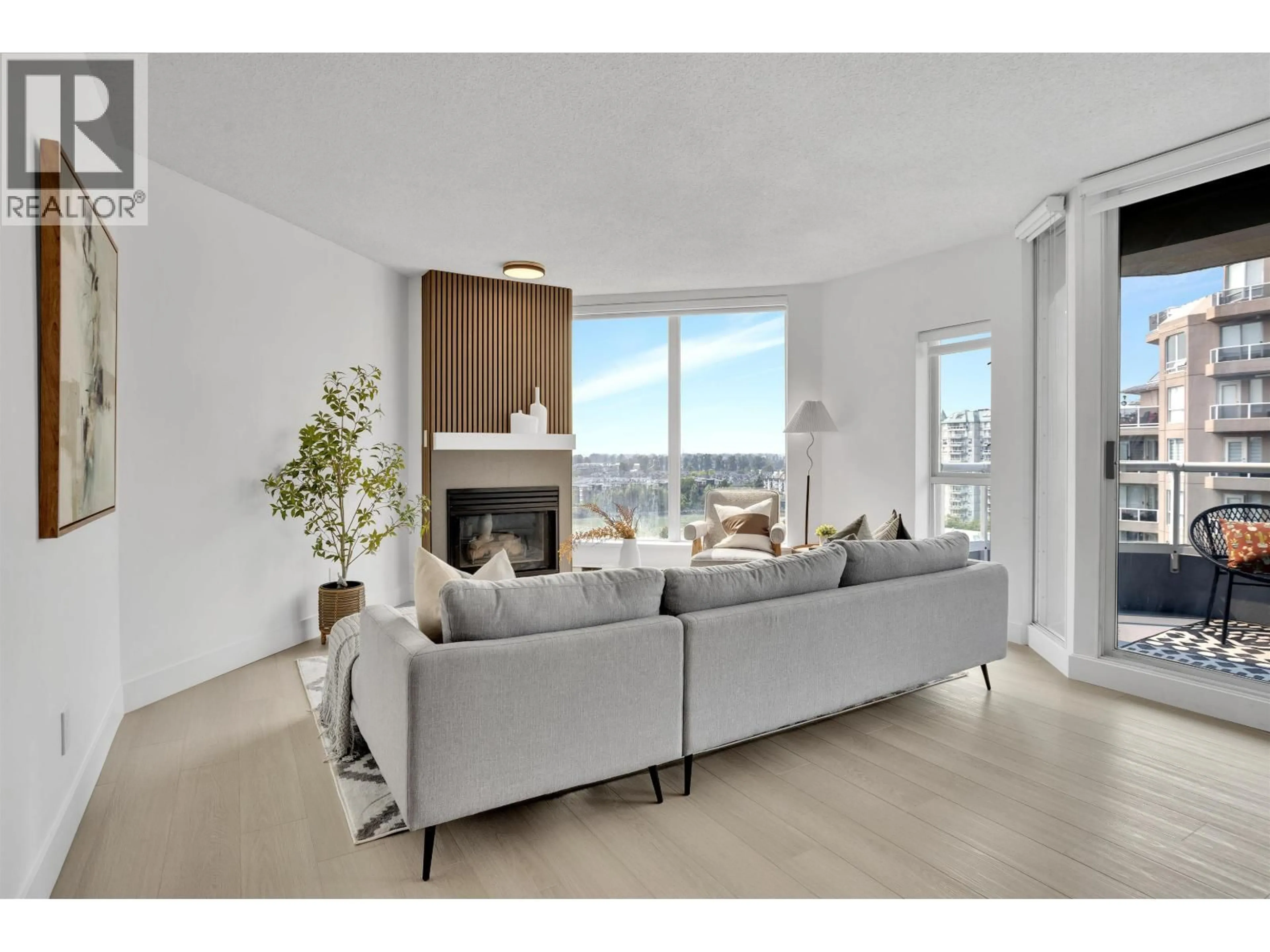 Living room with furniture, unknown for 1503 - 1135 QUAYSIDE DRIVE, New Westminster British Columbia V3M6J4