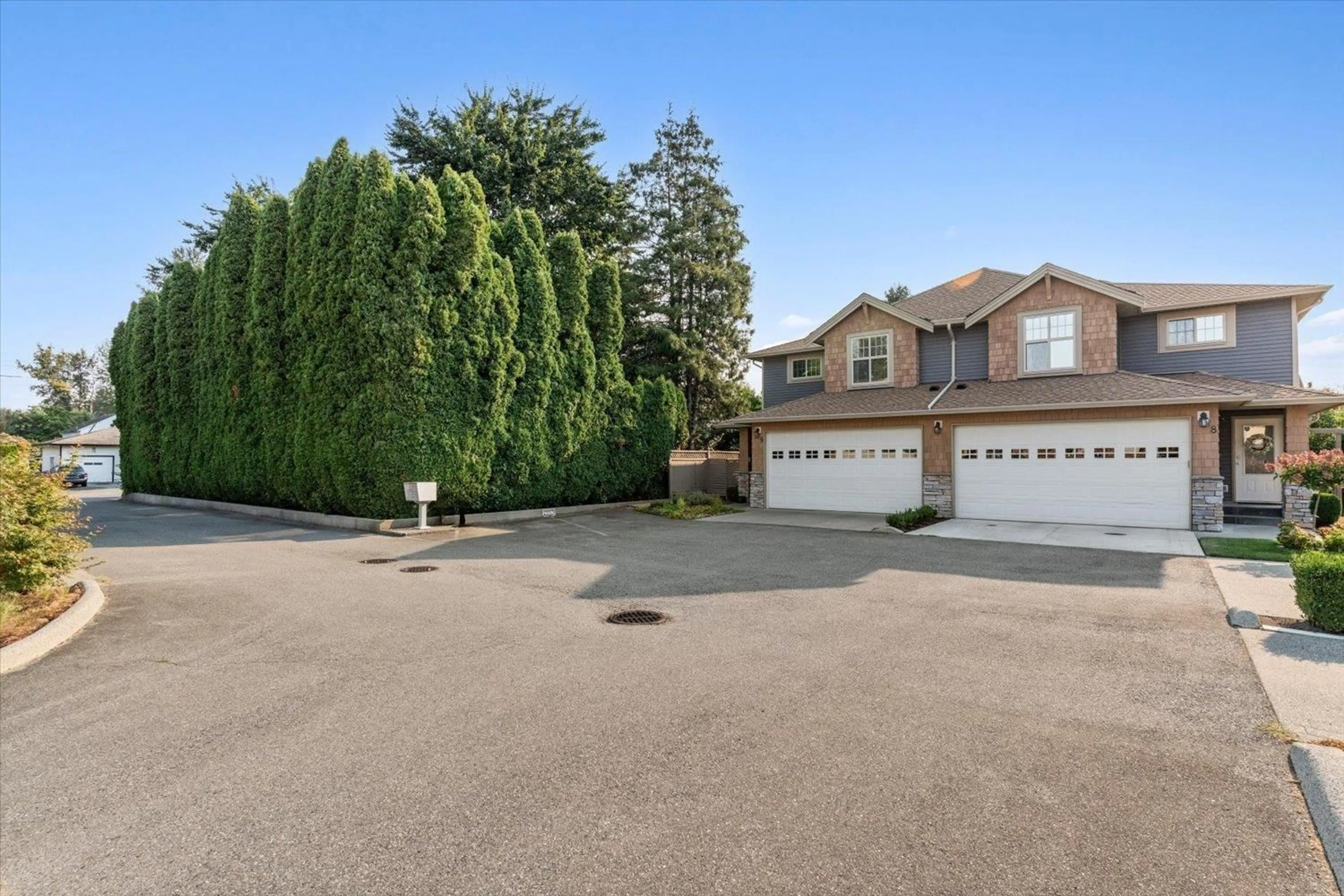 A pic from outside/outdoor area/front of a property/back of a property/a pic from drone, street for 9 - 46150 RIVERSIDE DRIVE, Chilliwack British Columbia V2P3K9