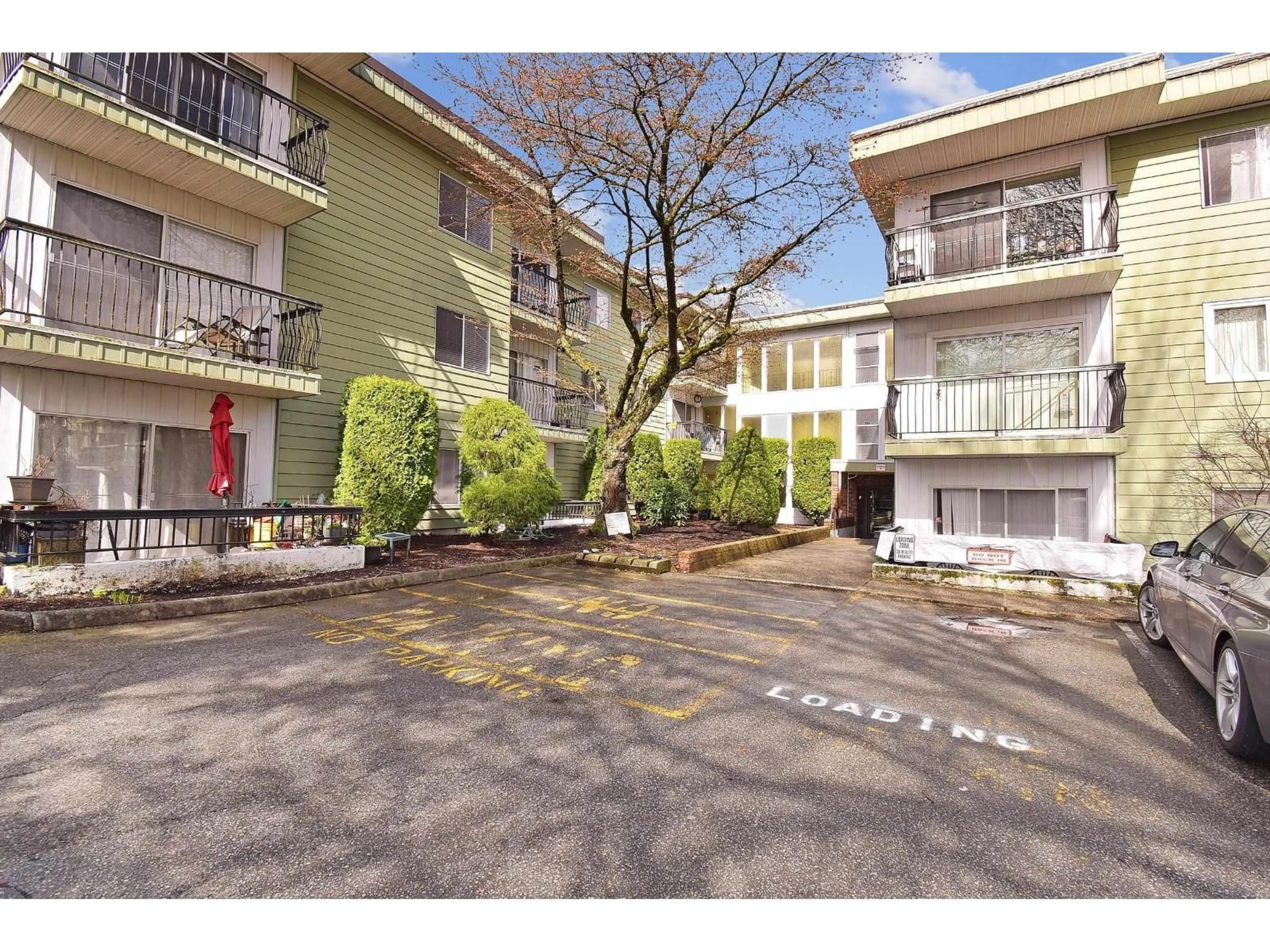 Patio, street for 281C - 8635 120 STREET, Delta British Columbia V4C6R5