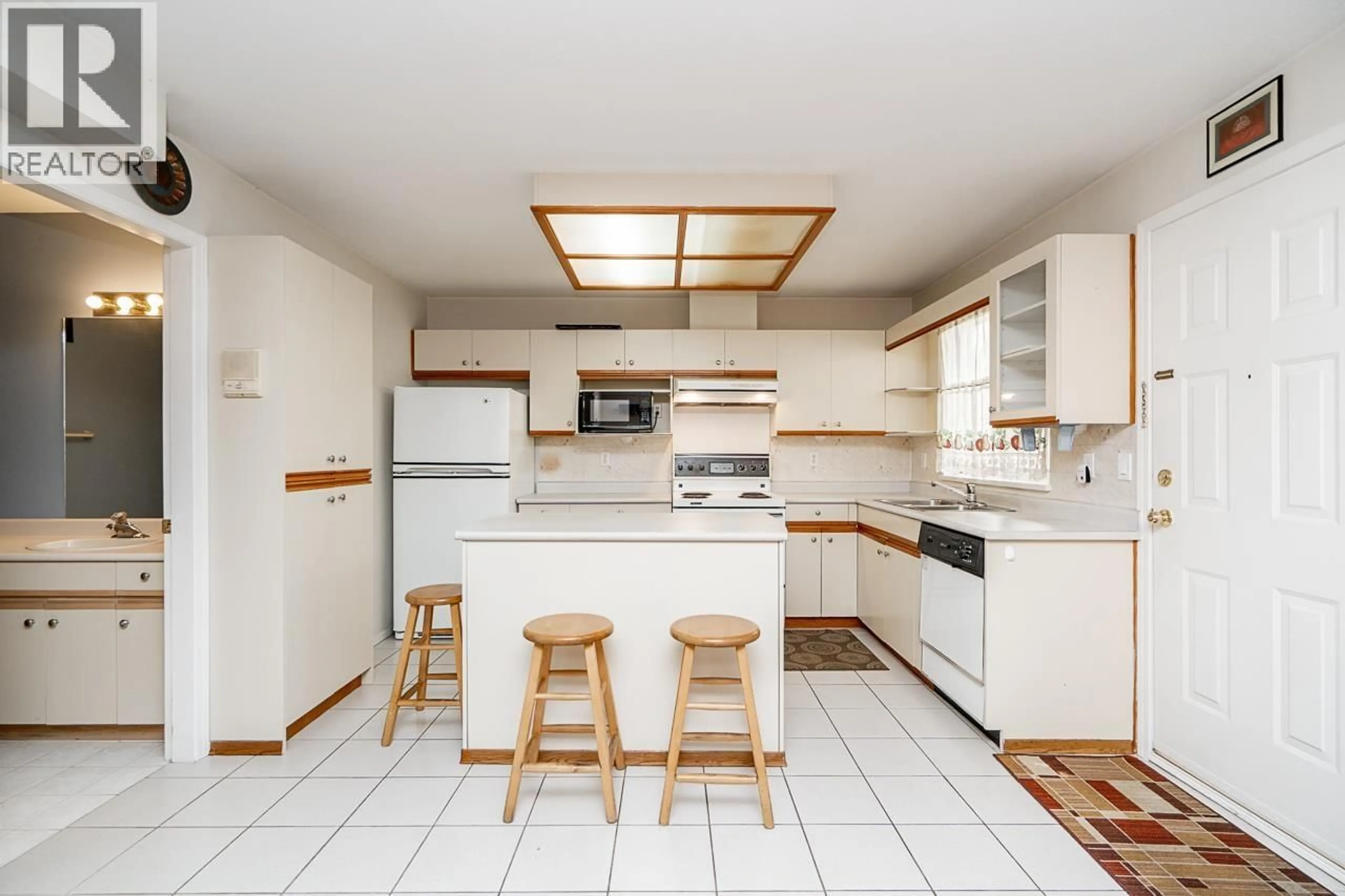 Standard kitchen, ceramic/tile floor for B - 6984 LINDEN AVENUE, Burnaby British Columbia V5E3G6