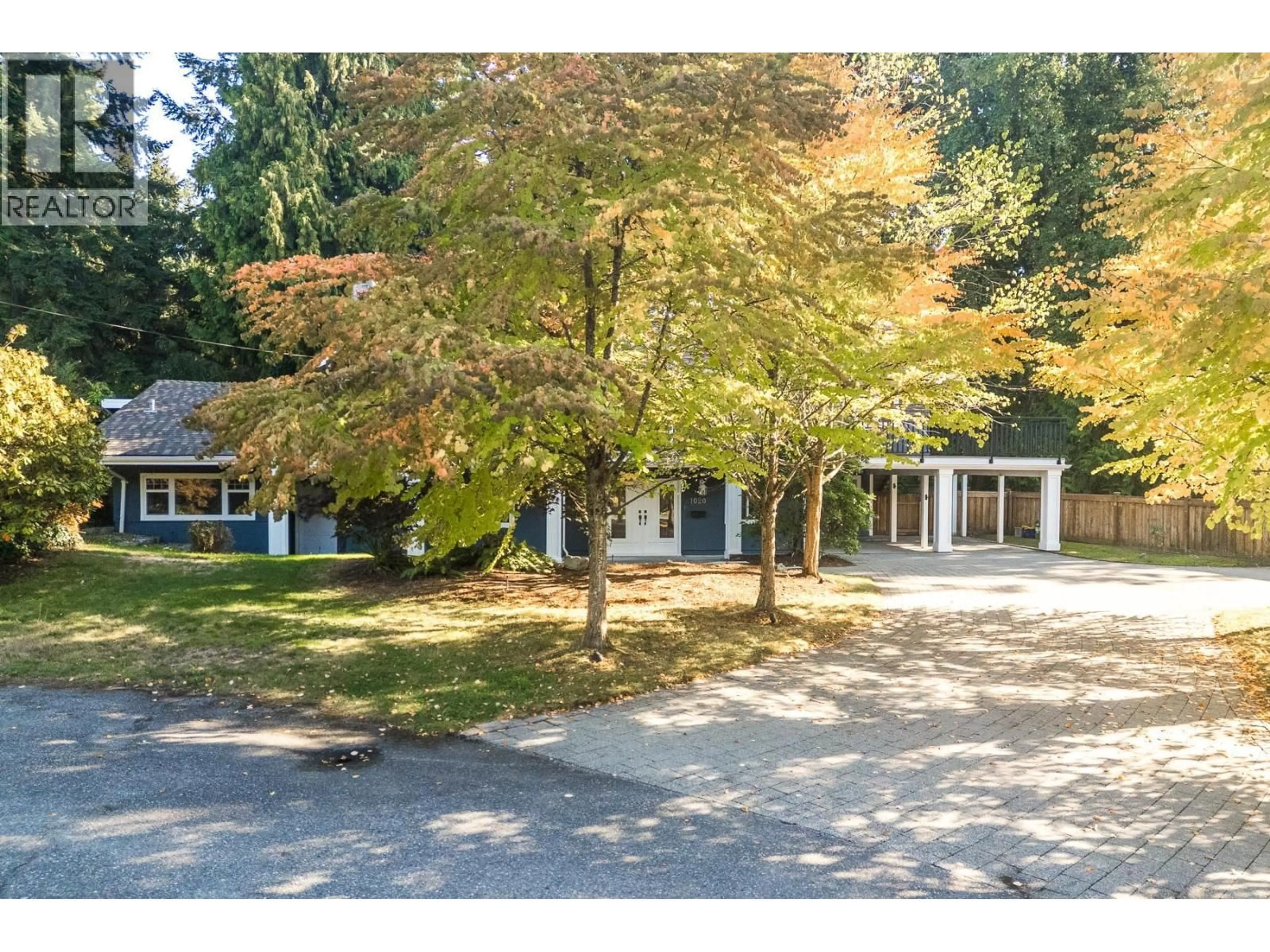 A pic from outside/outdoor area/front of a property/back of a property/a pic from drone, street for 1020 PACIFIC PLACE, Delta British Columbia V4M2K7