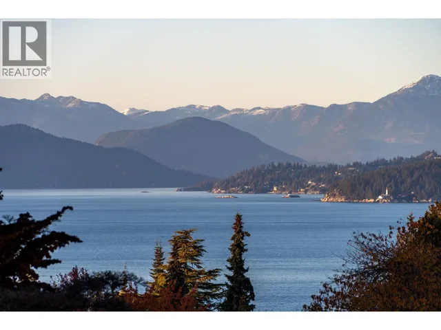 5550 KINGSTON ROAD, Vancouver 2